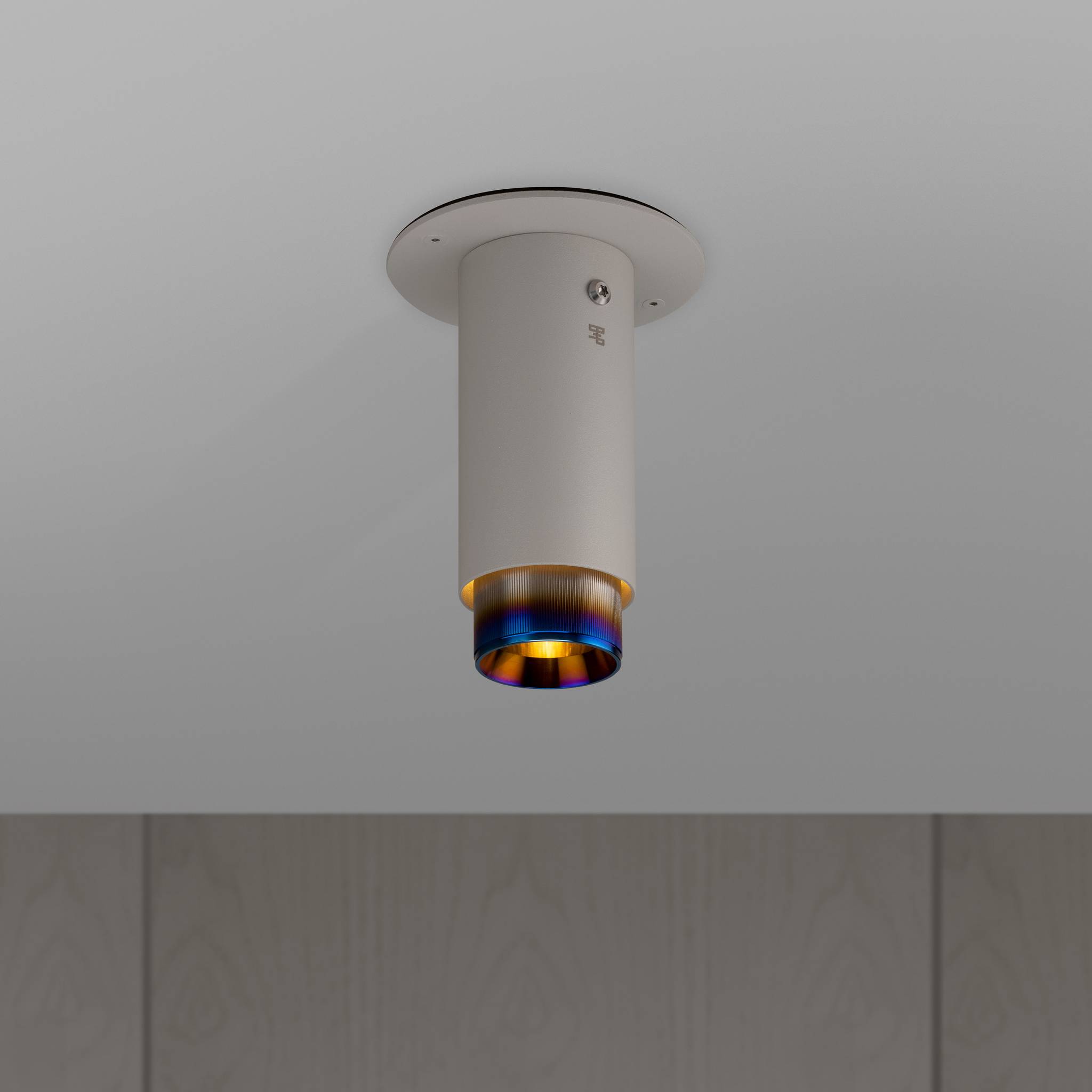 EXHAUST SURFACE / LINEAR / STONE