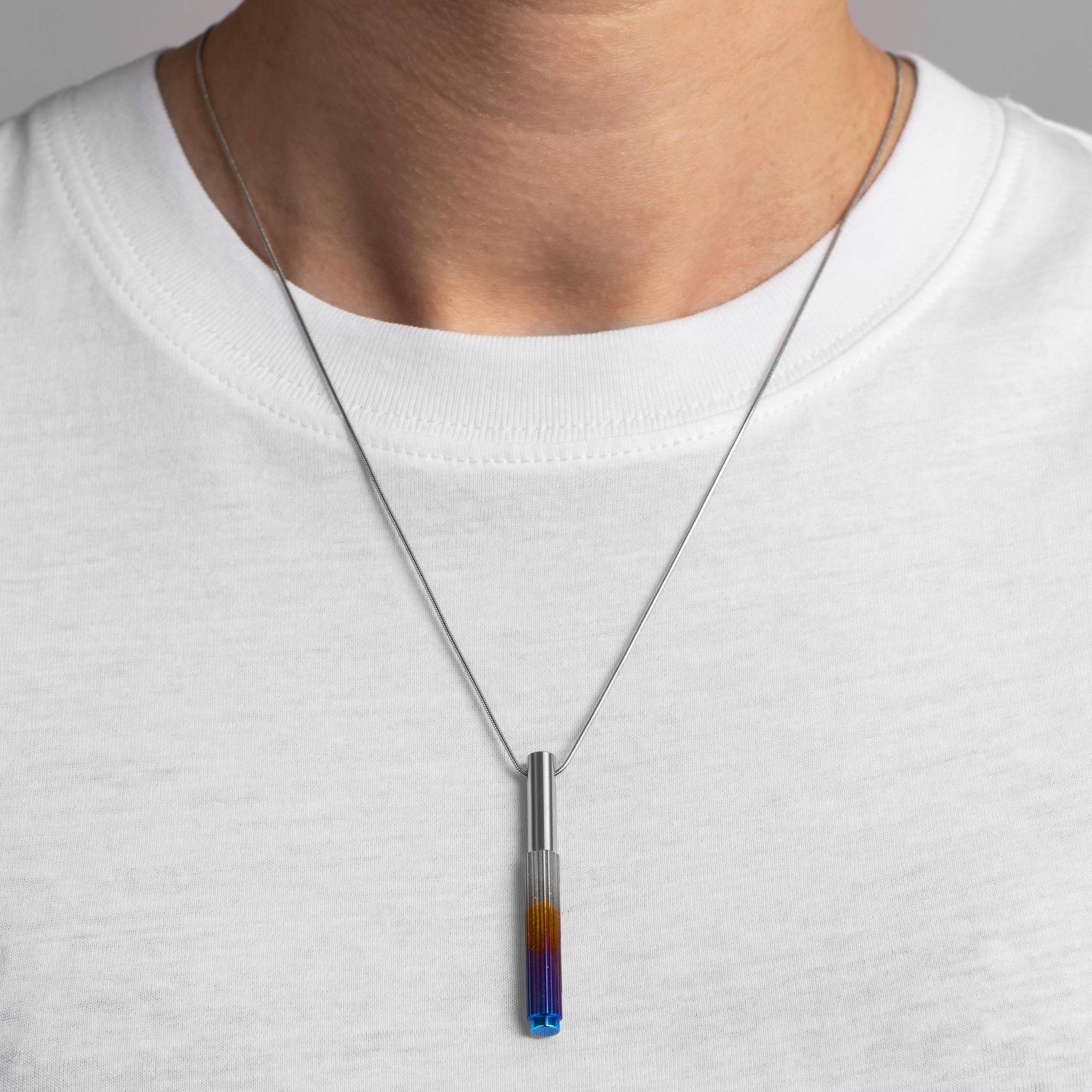NECKLACE / VERTICAL / LINEAR / BURNT STEEL