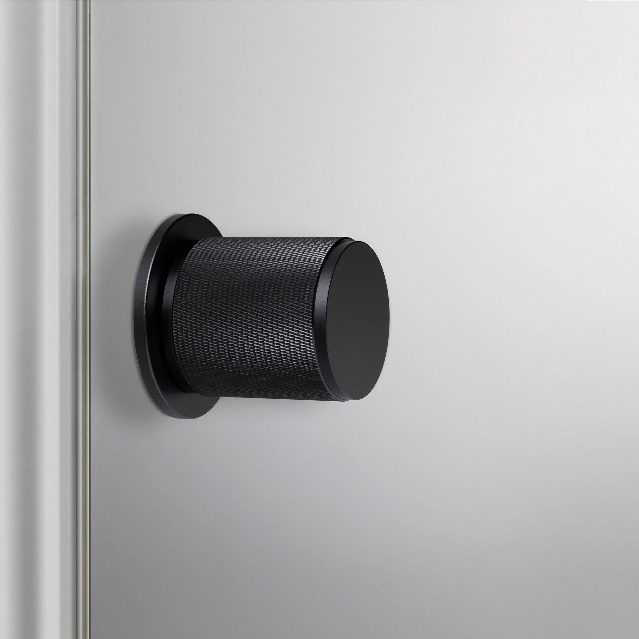 DOOR KNOB SET / PASSAGE / CROSS