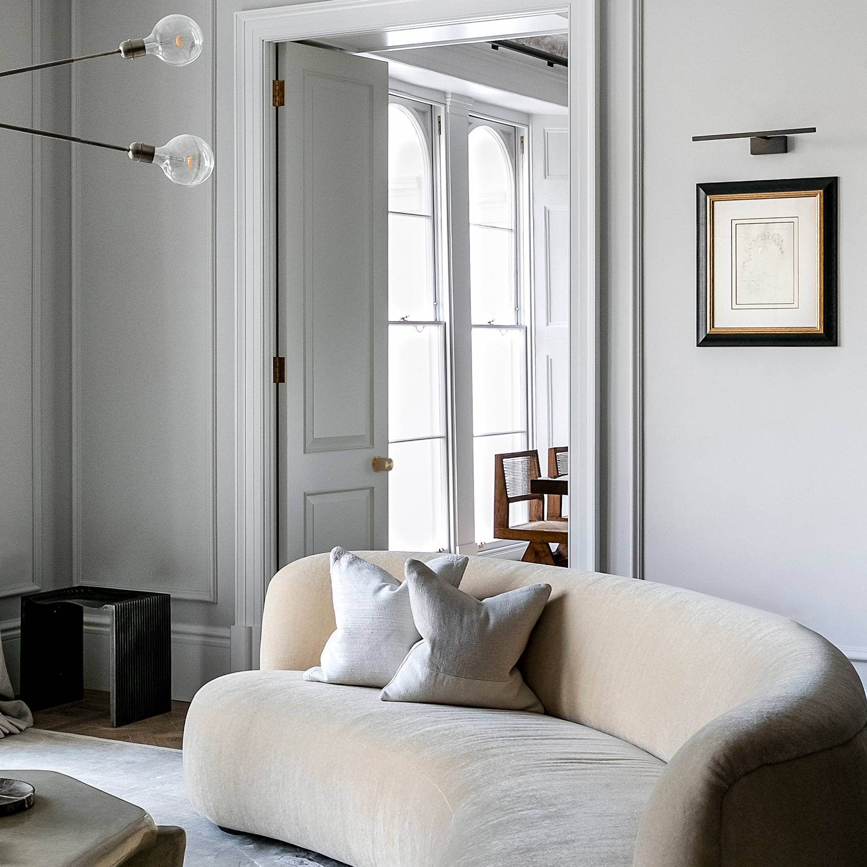 DOOR KNOB SET / PASSAGE / CROSS