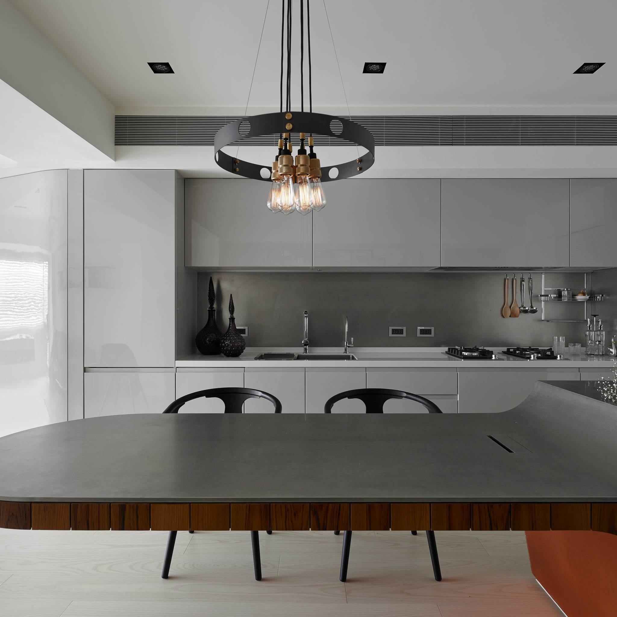 HERO LIGHT / CROSS / GRAPHITE