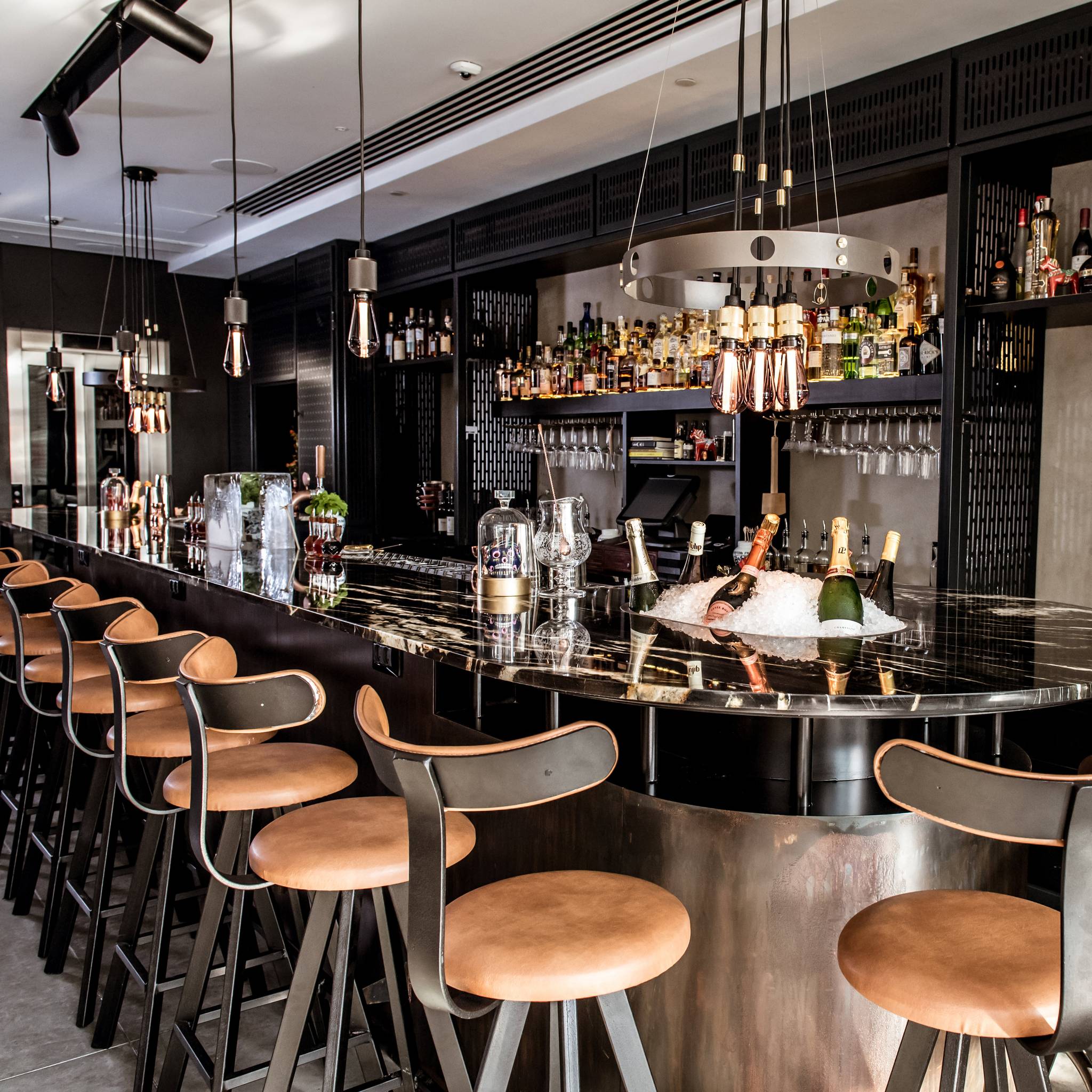 HERO LIGHT / CROSS / GRAPHITE