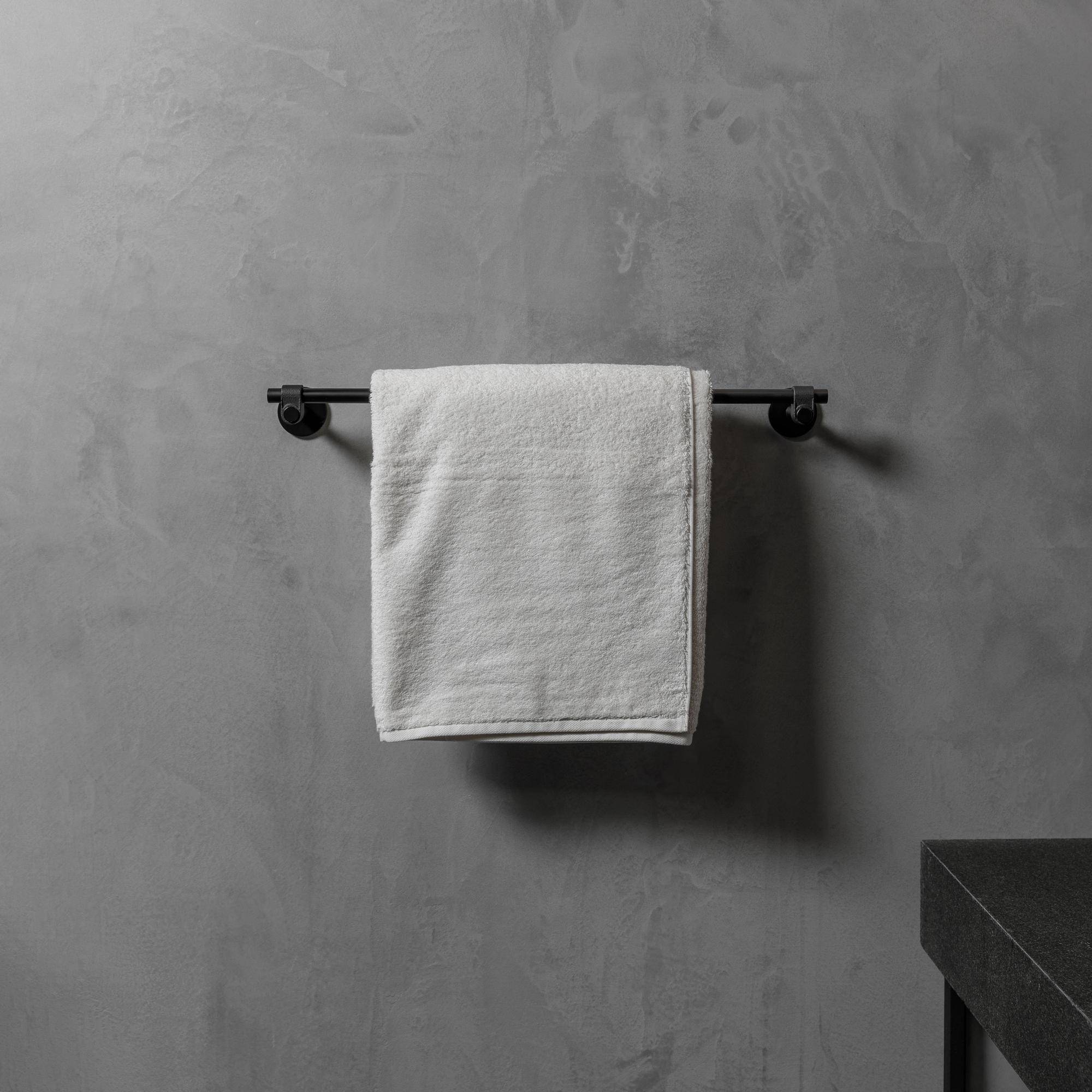 TOWEL RAIL / CAST