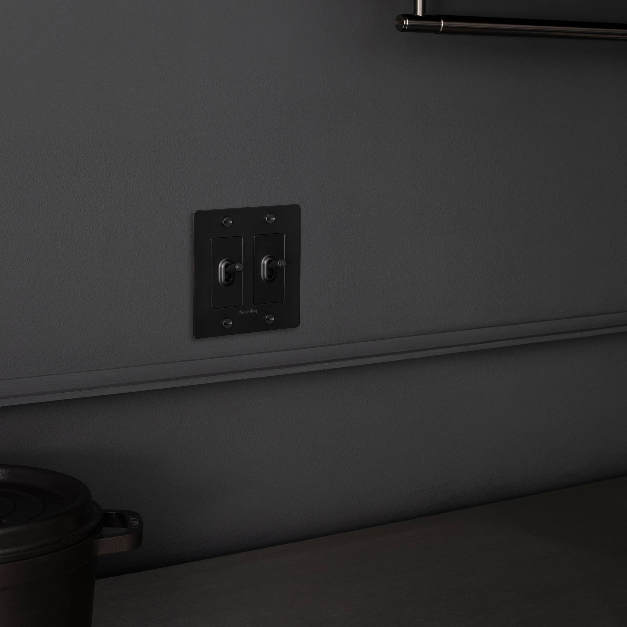 2G TOGGLE / CROSS / WITH LOGO