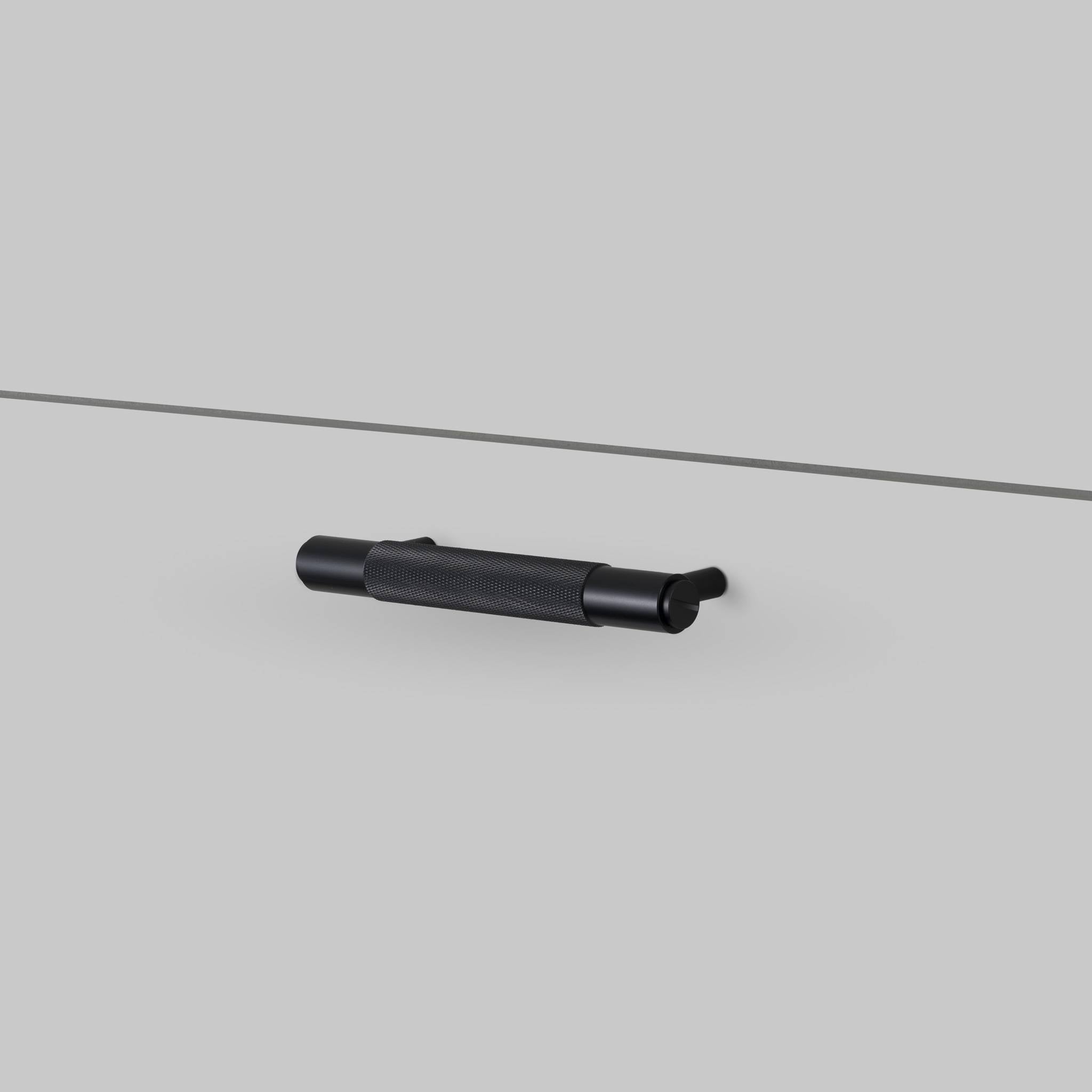 PULL BAR / CROSS