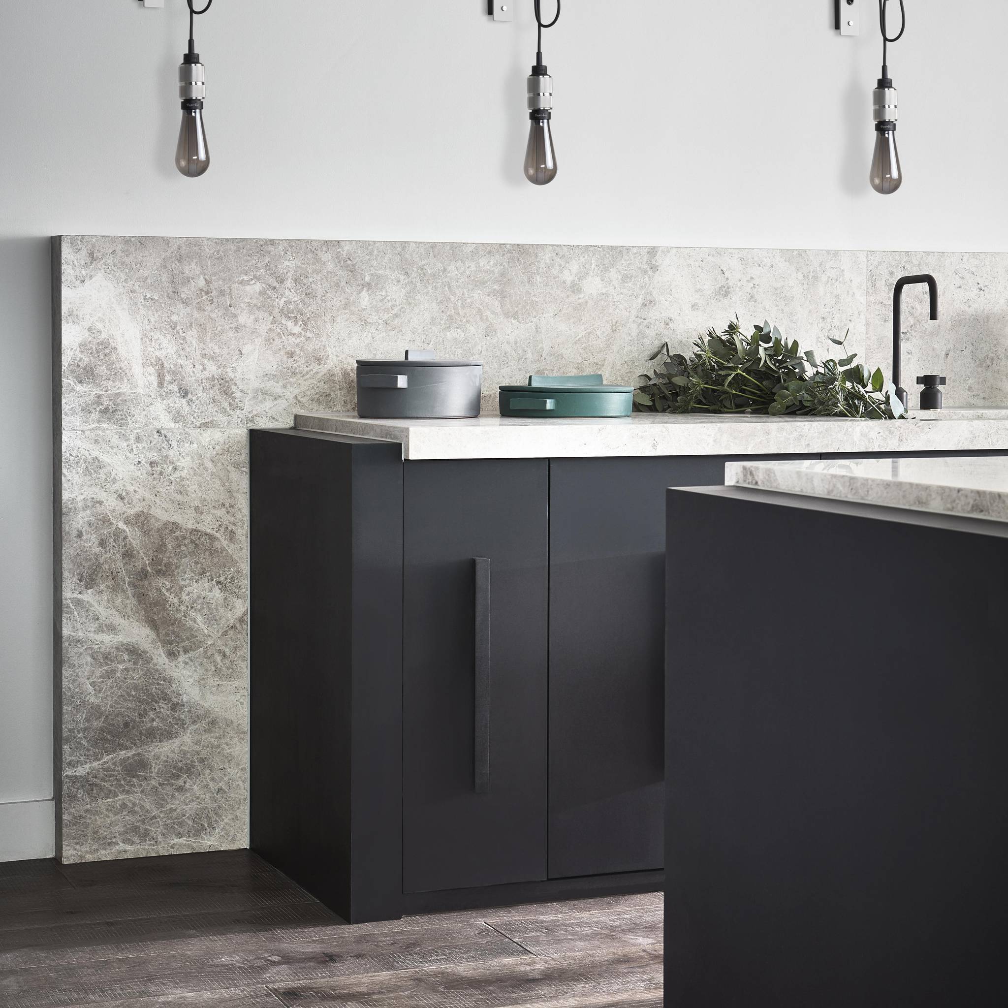 HOOKED WALL / CROSS / NUDE / STONE