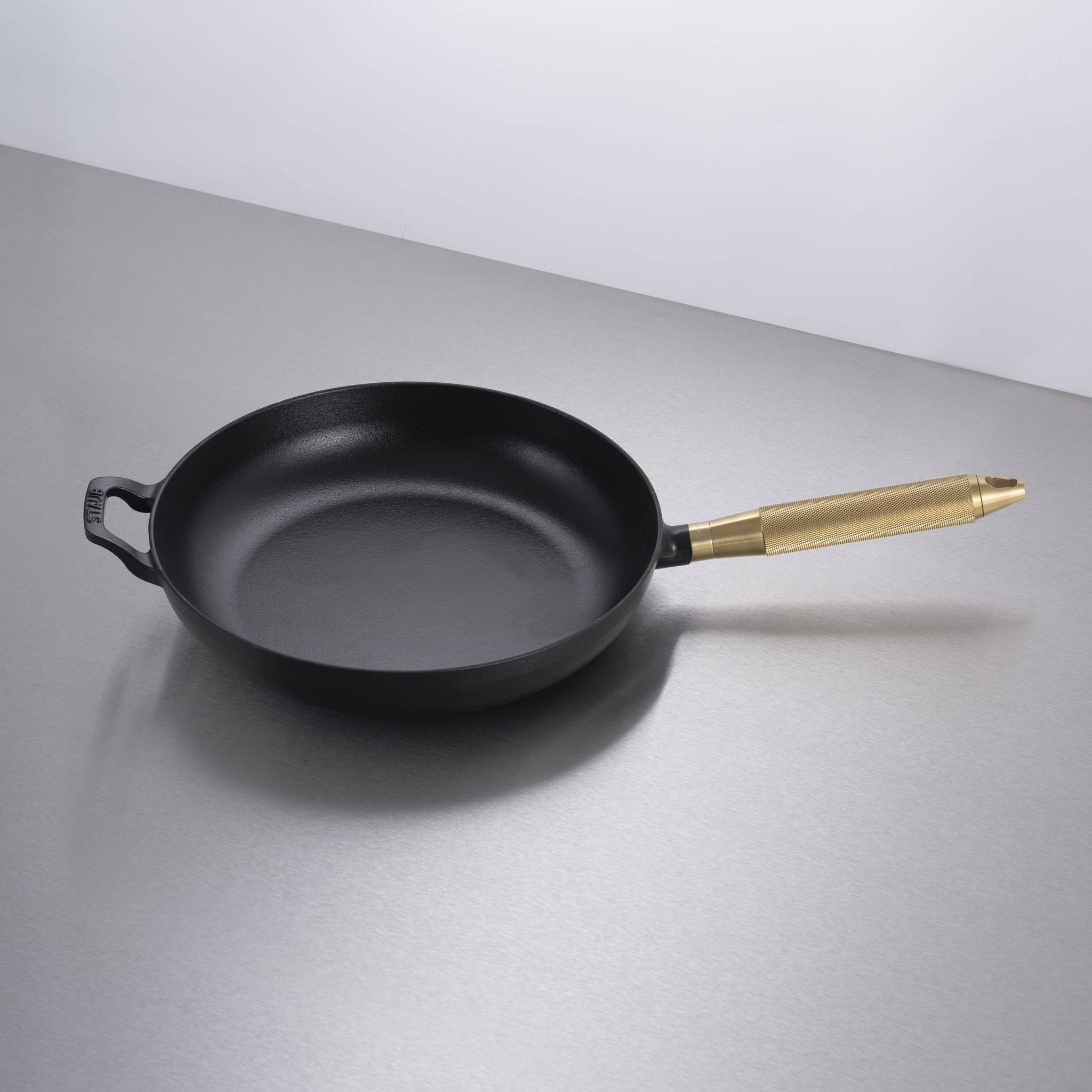 PAN / 11.02 INCHES / CROSS / STAUB