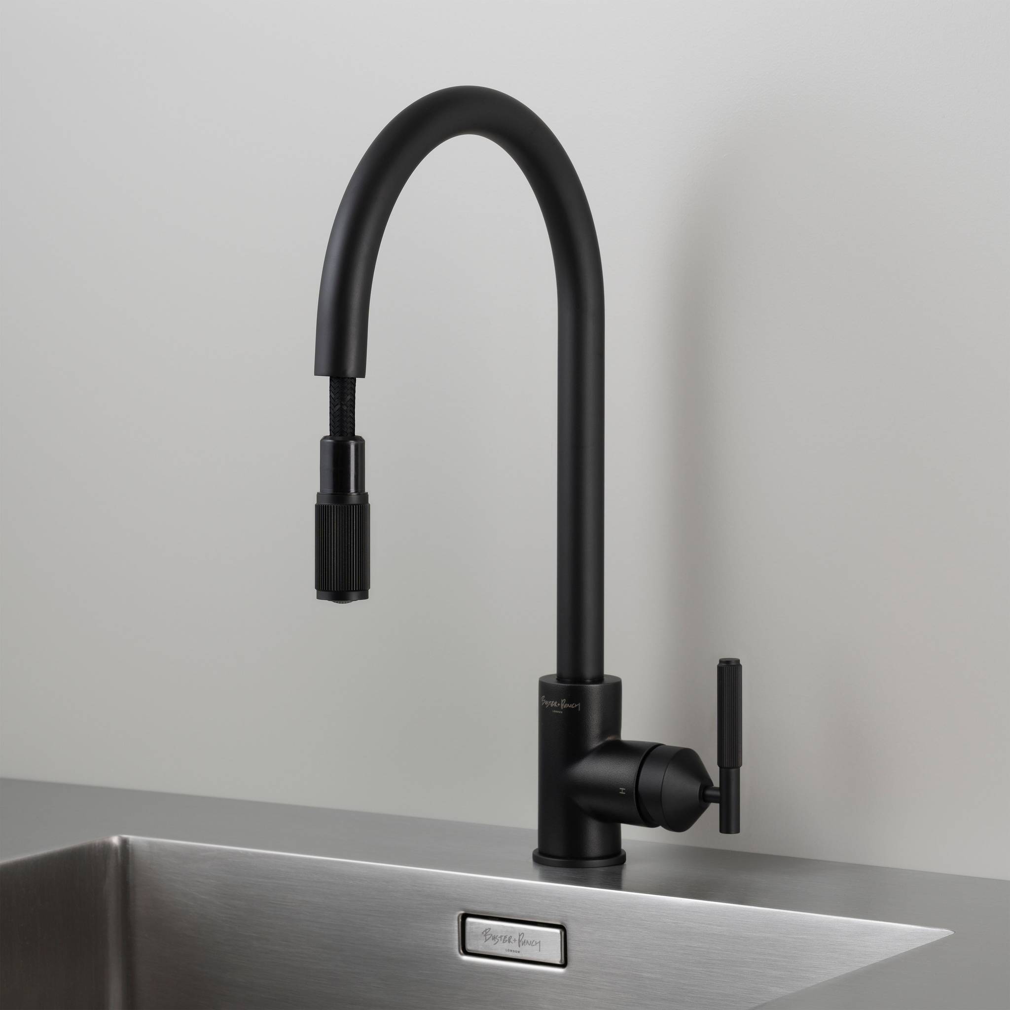 KITCHEN FAUCET / PULL-OUT MIXER / LINEAR