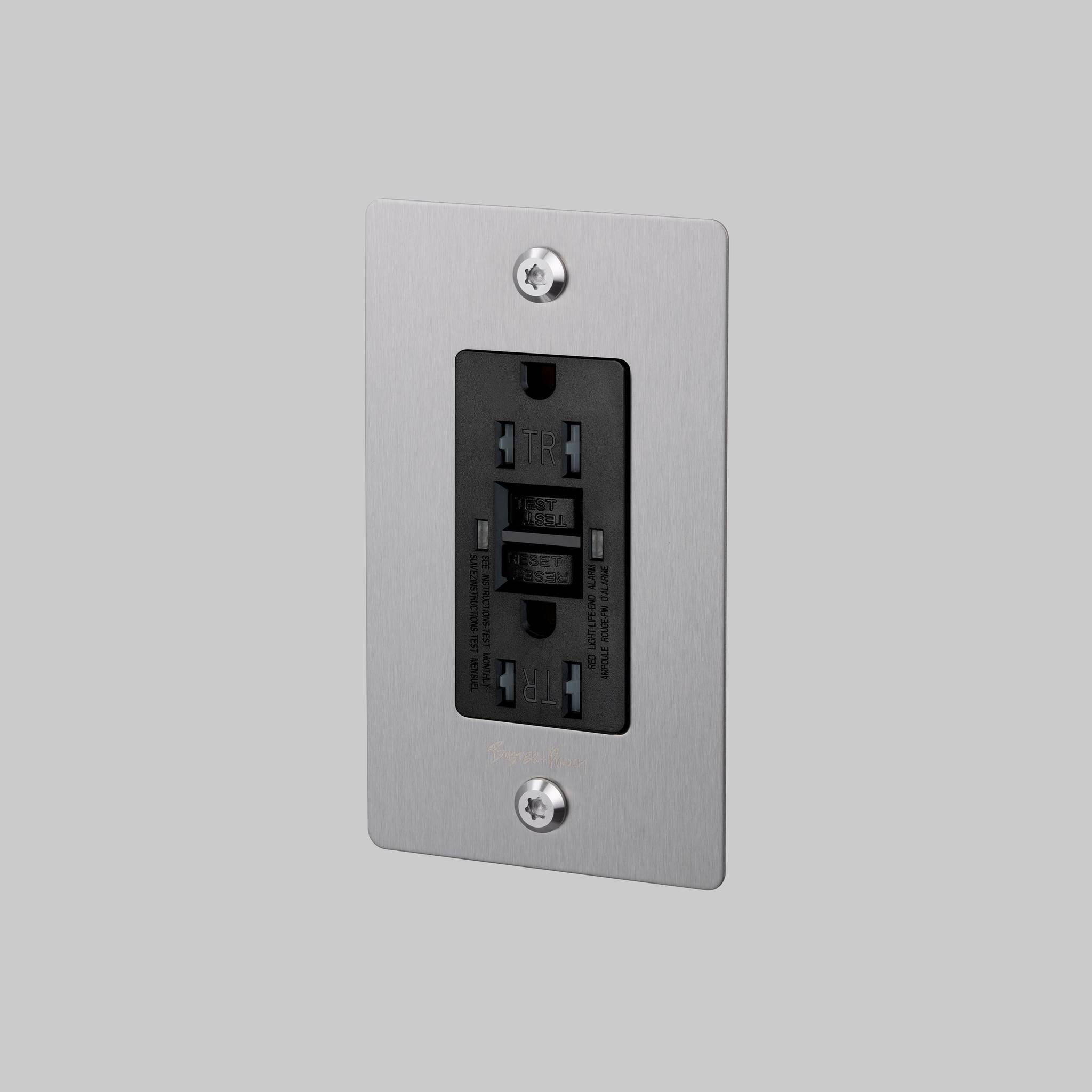 1G DUPLEX OUTLET / GFCI / LINEAR / WITH LOGO