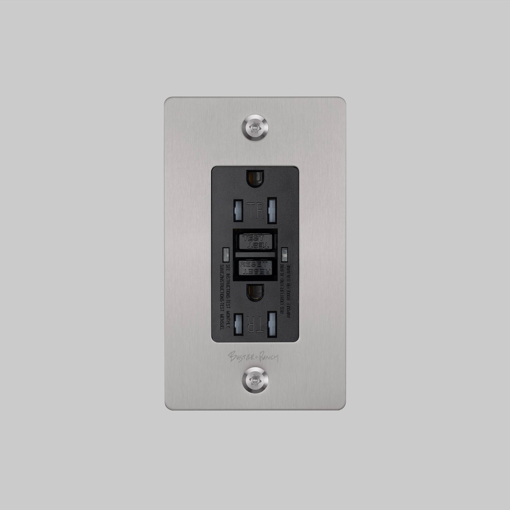 1G DUPLEX OUTLET / GFCI / LINEAR / WITH LOGO