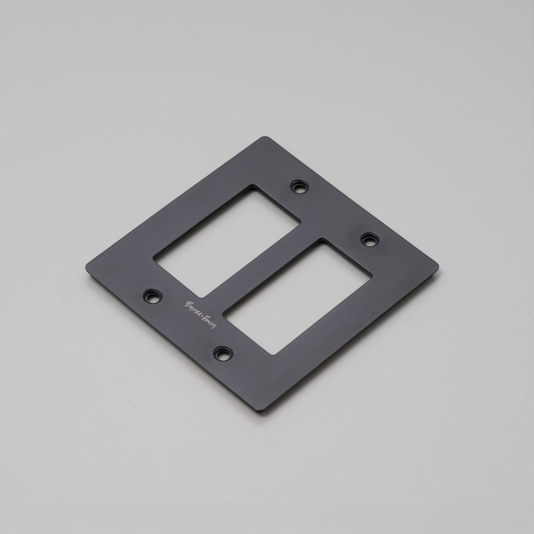 2G PLATE / WITH LOGO