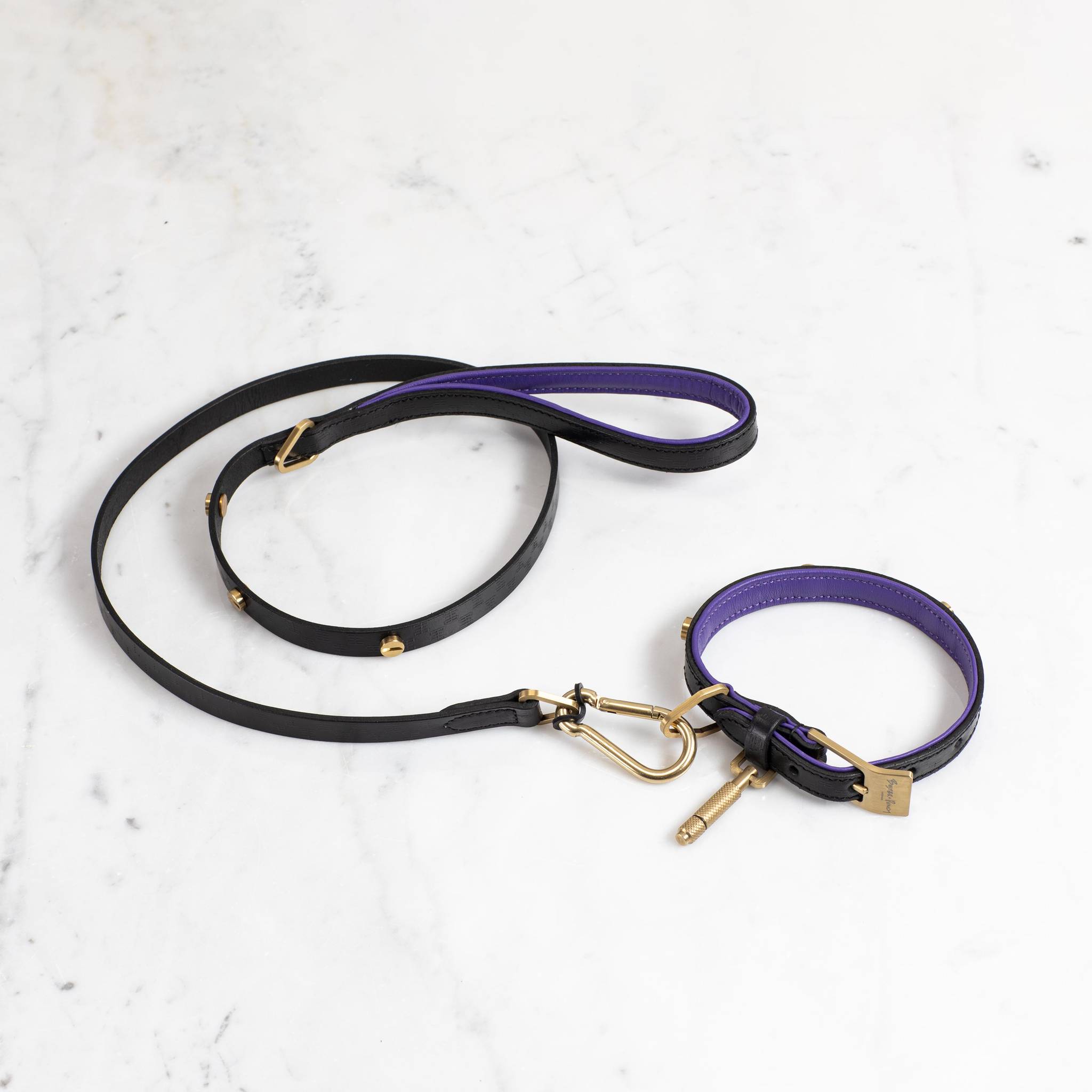 DOG COLLAR / CROSS / BLACK / PURPLE