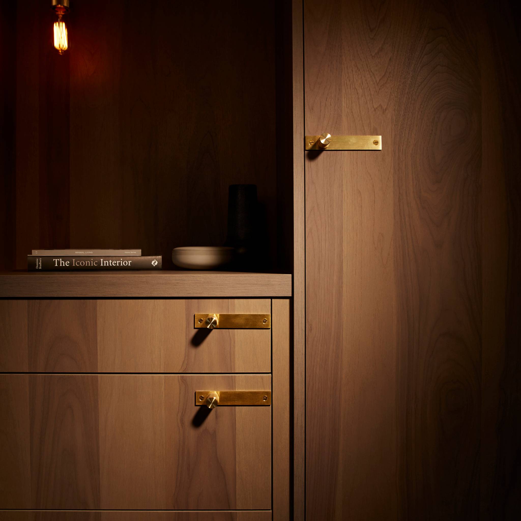 FURNITURE KNOB / PLATE / CROSS