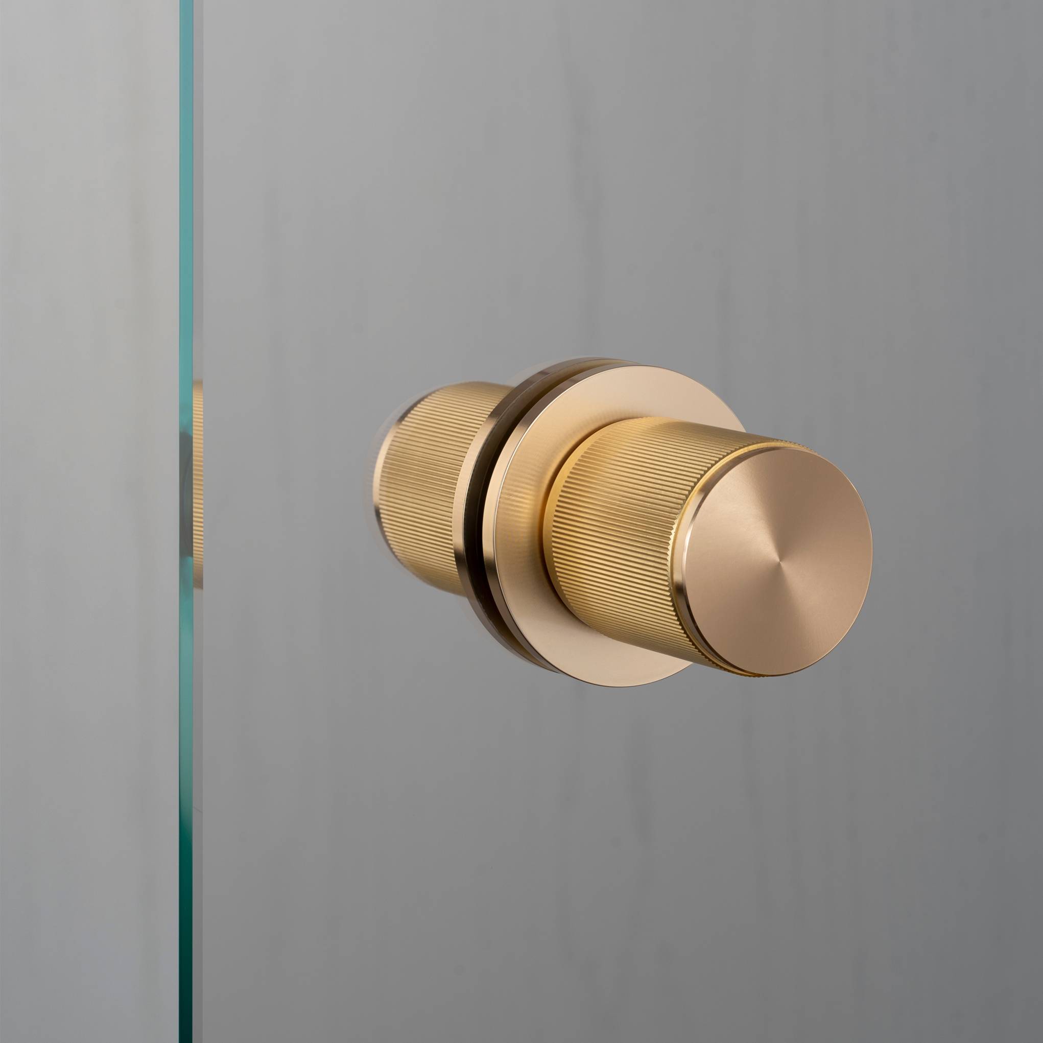 DOOR KNOB SET / PASSAGE / LINEAR
