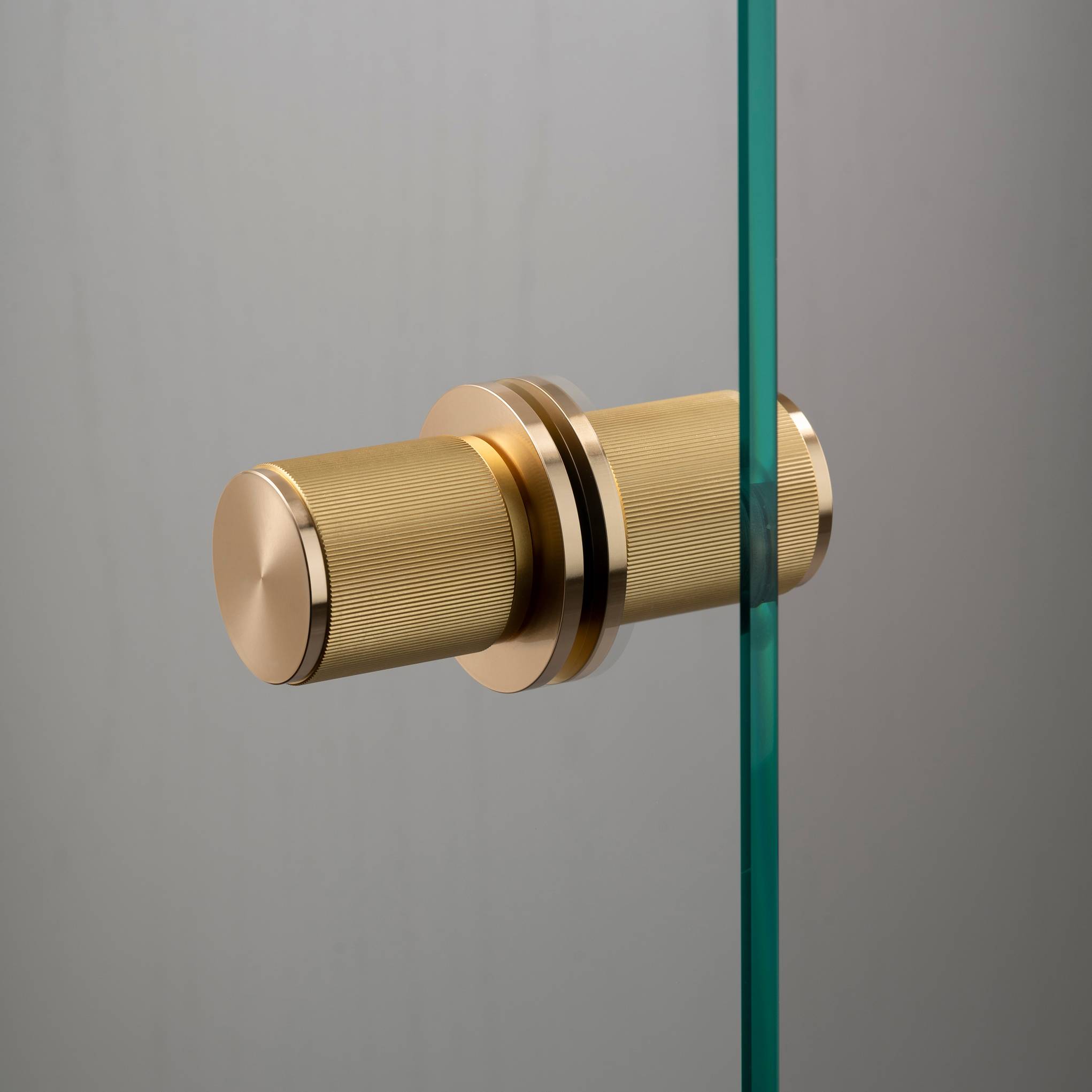 DOOR KNOB SET / PASSAGE / LINEAR