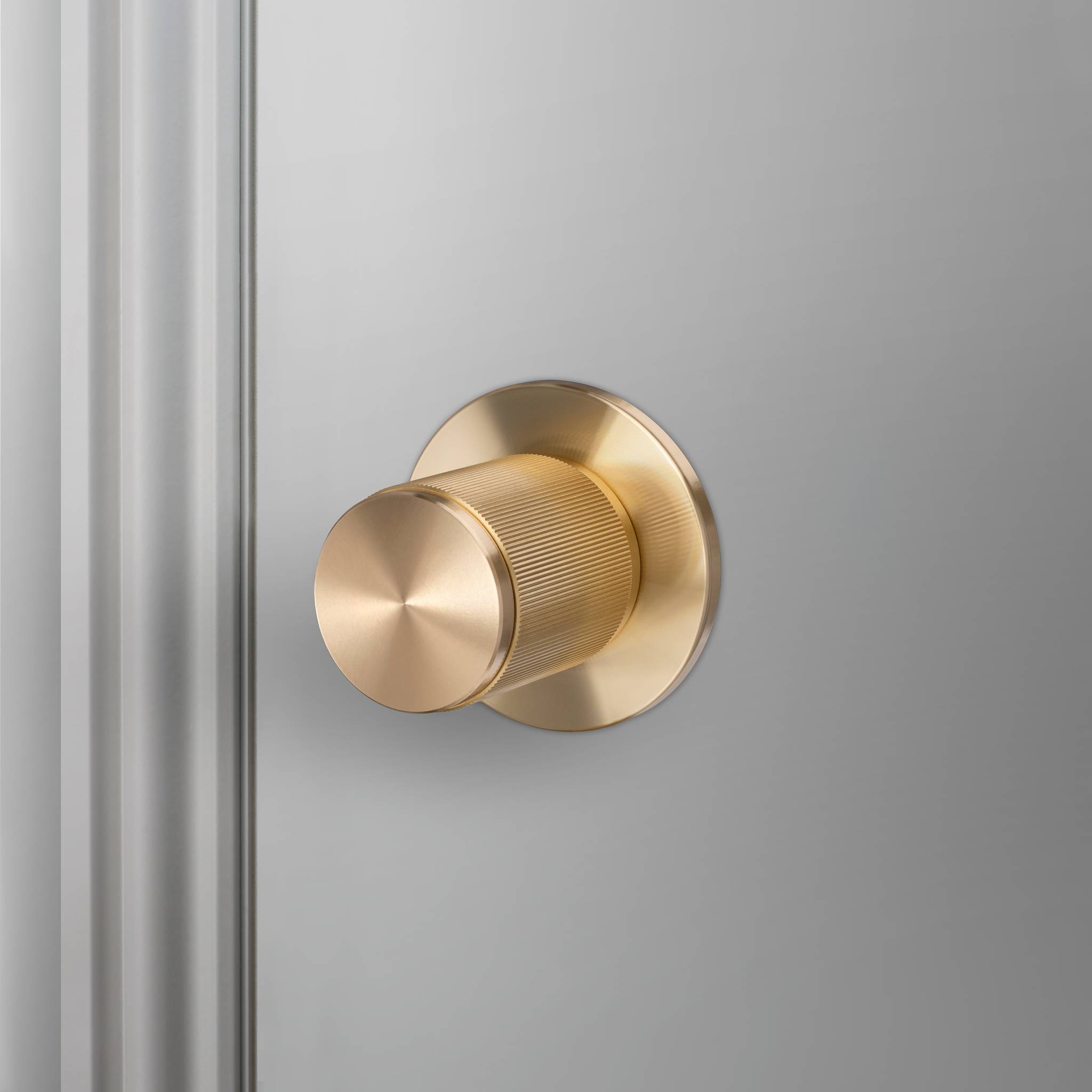 DOOR KNOB / FIXED / DOUBLE-SIDED / LINEAR