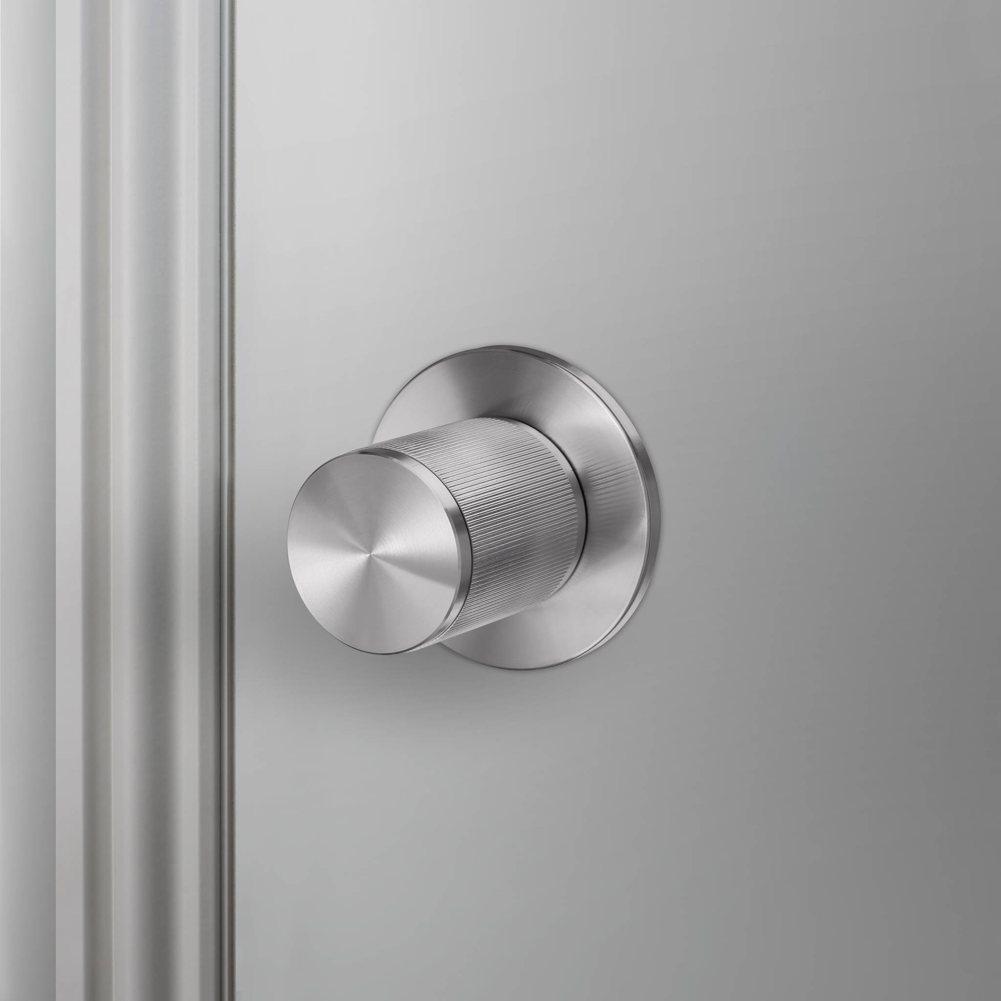 DOOR KNOB / FIXED / DOUBLE-SIDED / LINEAR