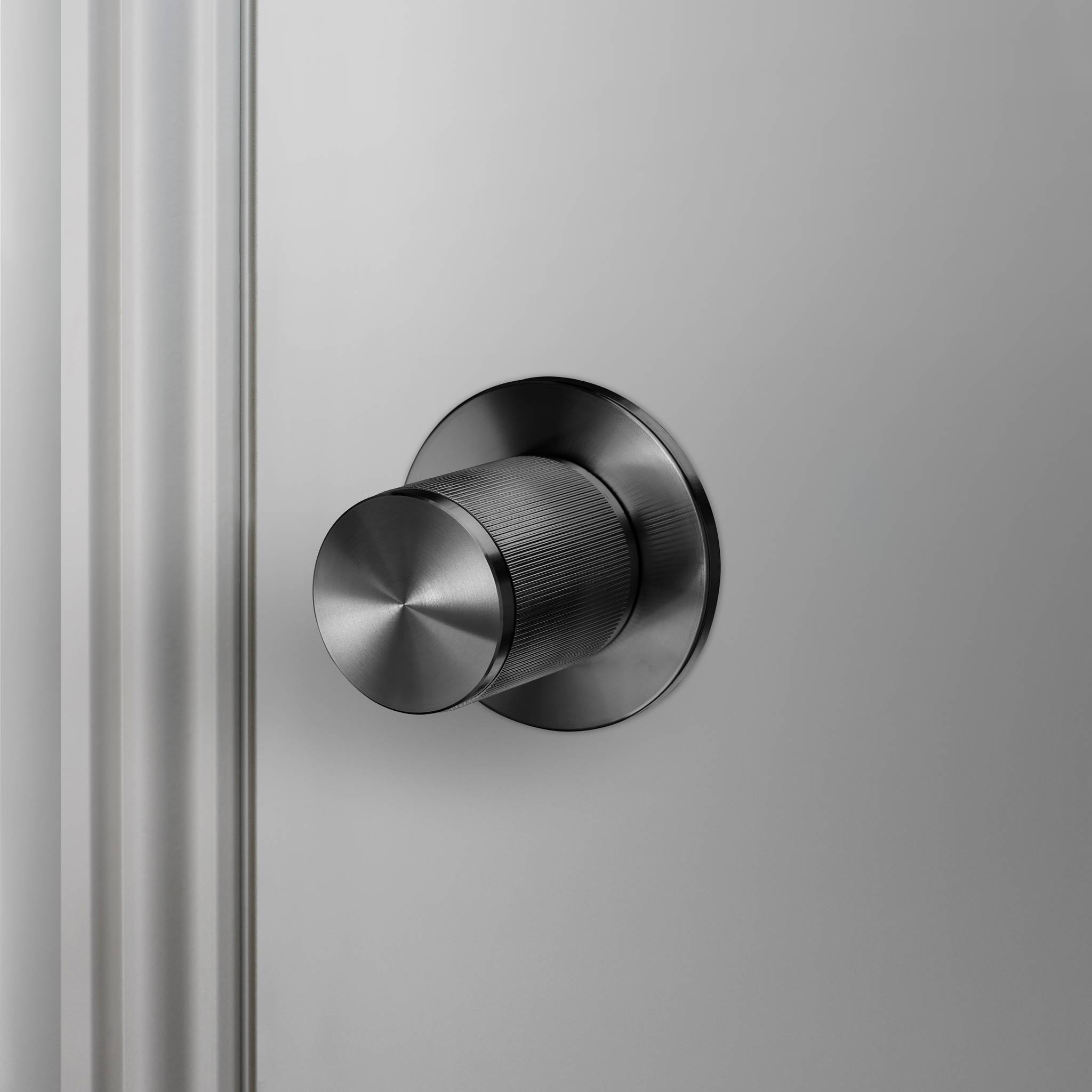 DOOR KNOB / FIXED / DOUBLE-SIDED / LINEAR