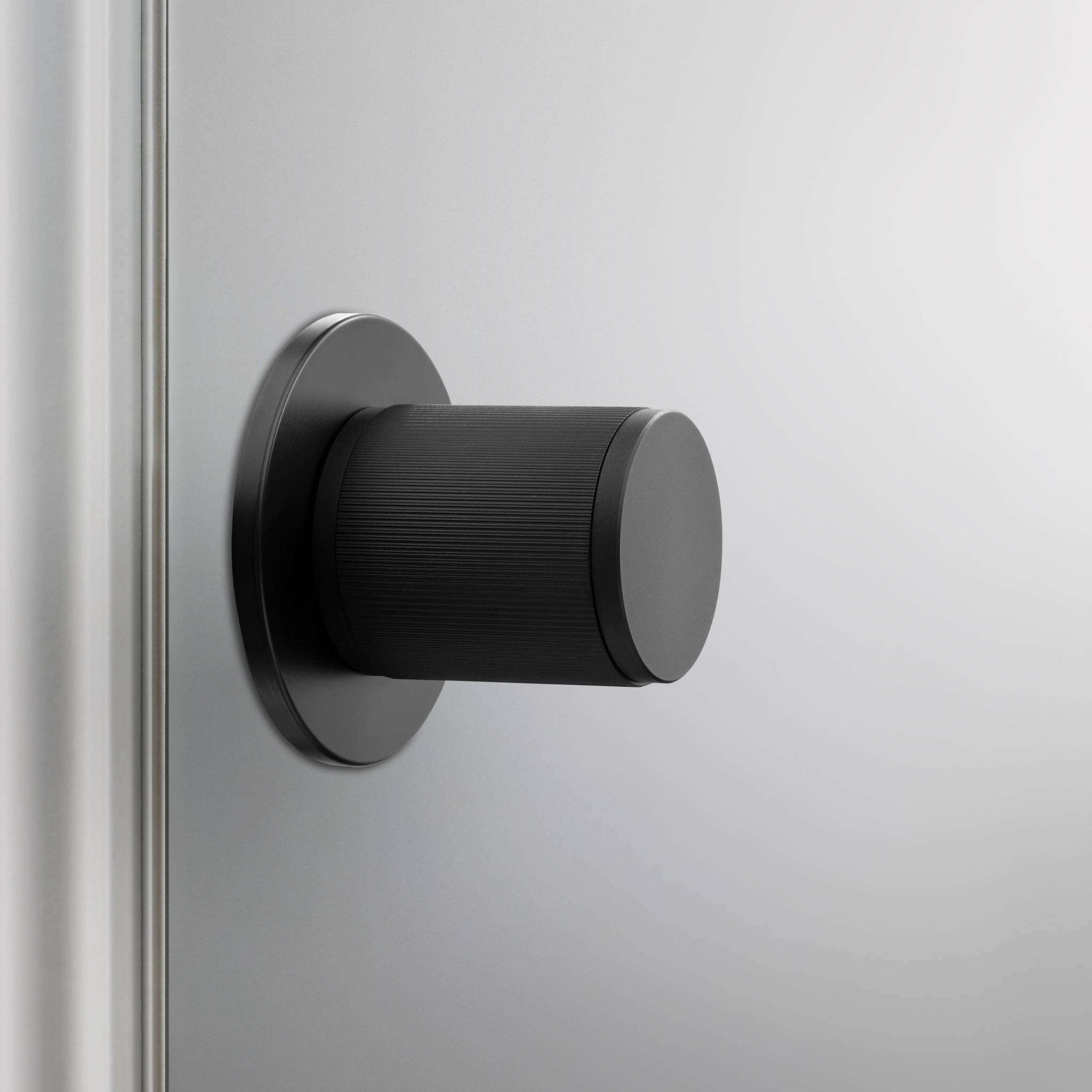 DOOR KNOB SET / PASSAGE / LINEAR