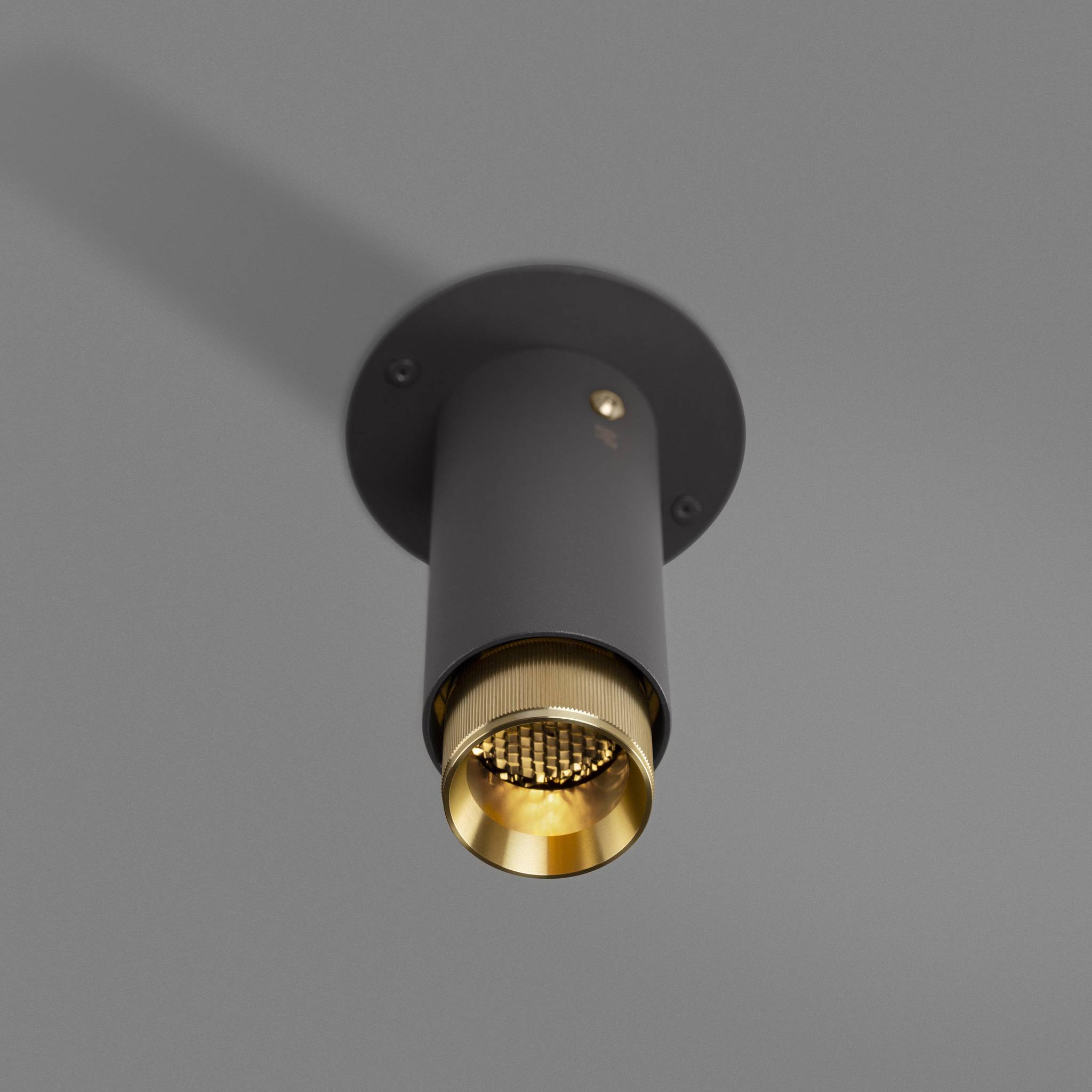 EXHAUST SURFACE / LINEAR / GRAPHITE