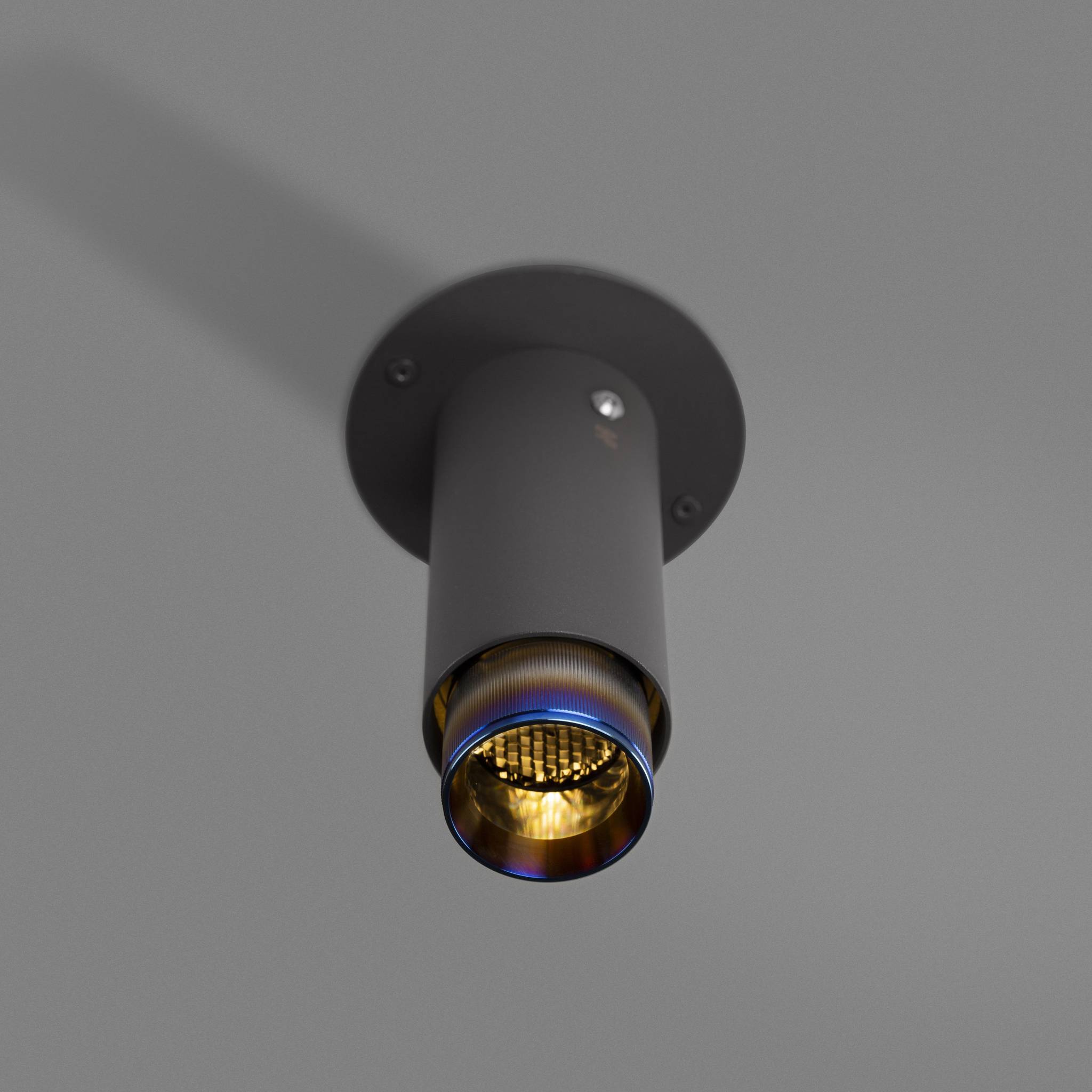 EXHAUST SURFACE / LINEAR / GRAPHITE