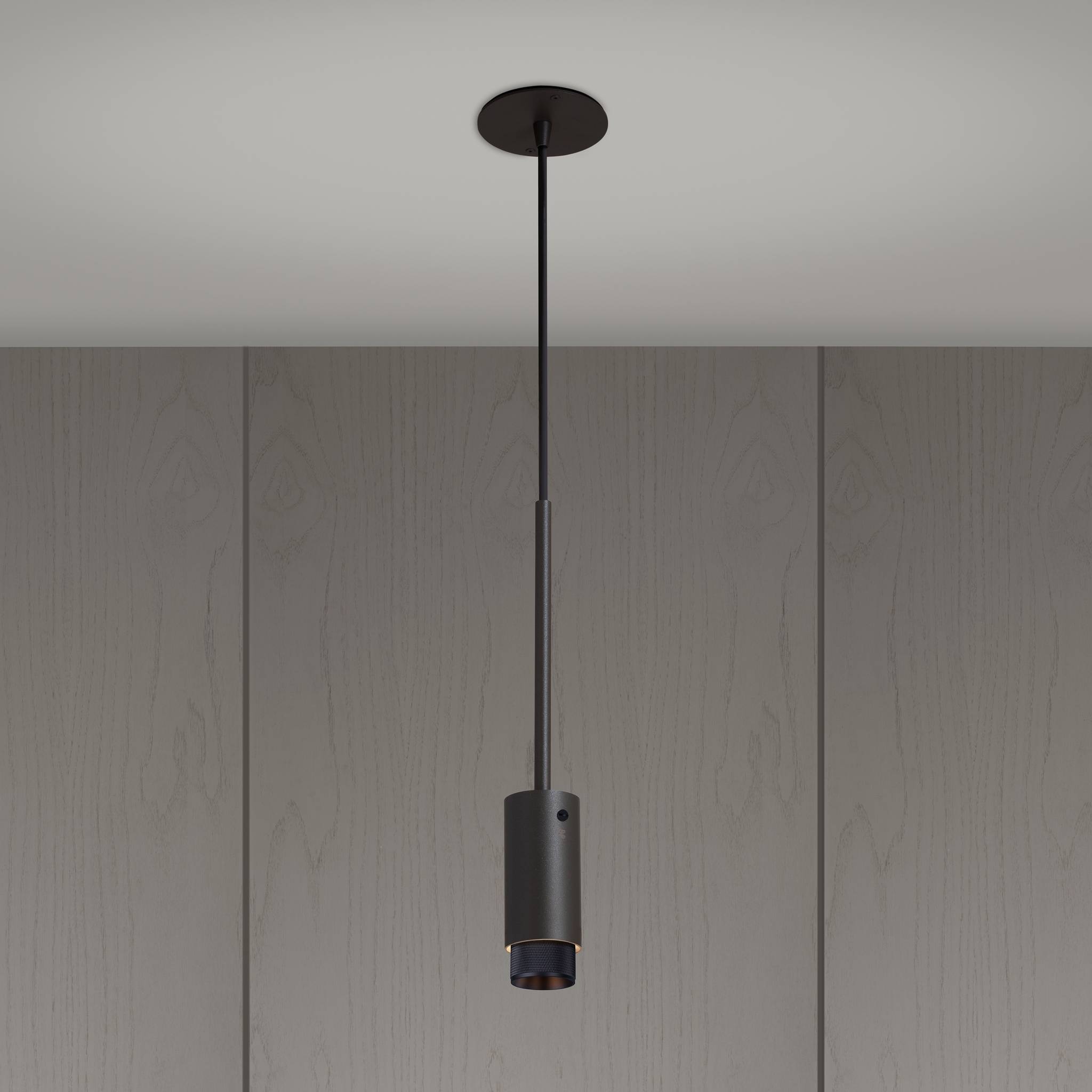EXHAUST PENDANT / CROSS / GRAPHITE