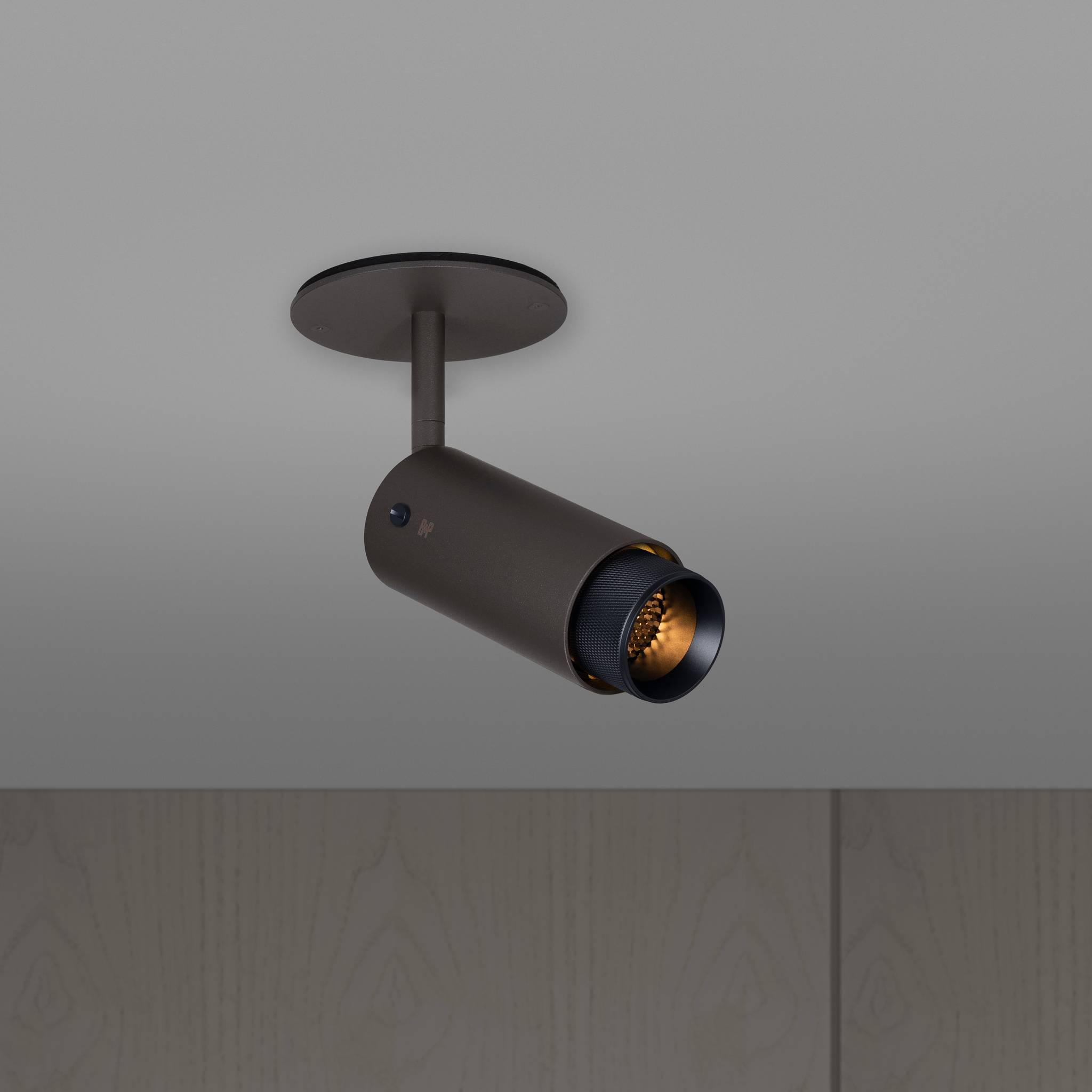 EXHAUST SPOT / CROSS / GRAPHITE