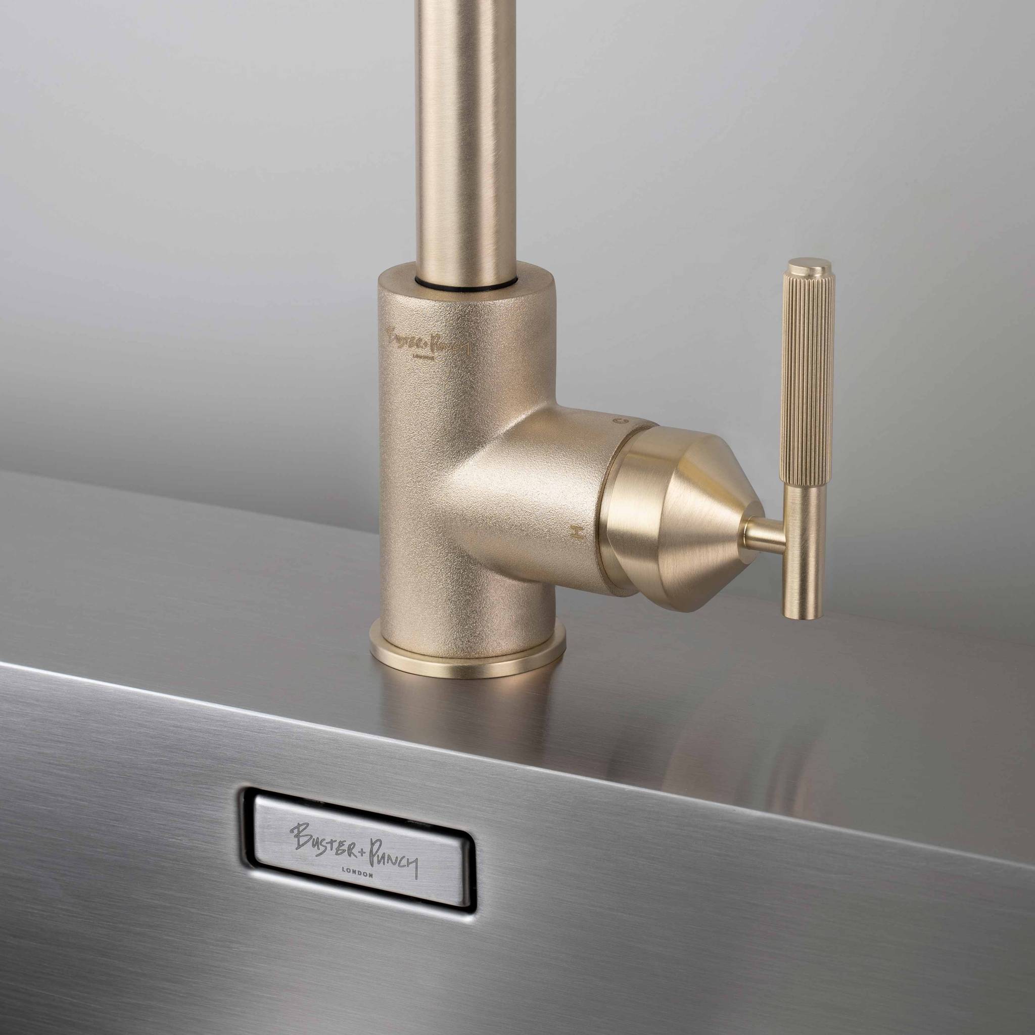 KITCHEN FAUCET / MIXER / LINEAR