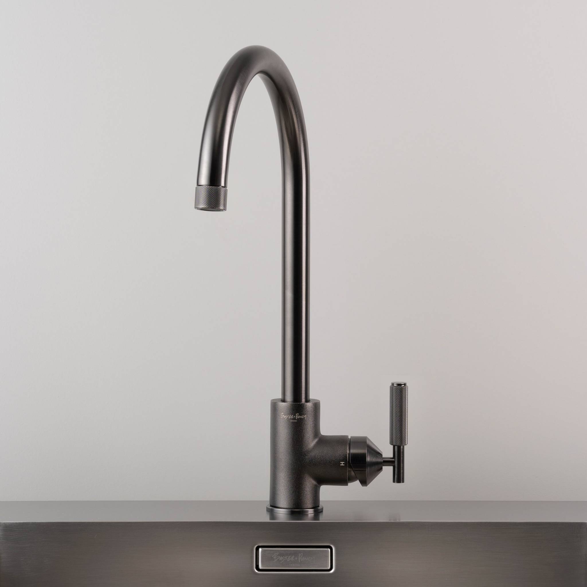 KITCHEN FAUCET / MIXER / CROSS
