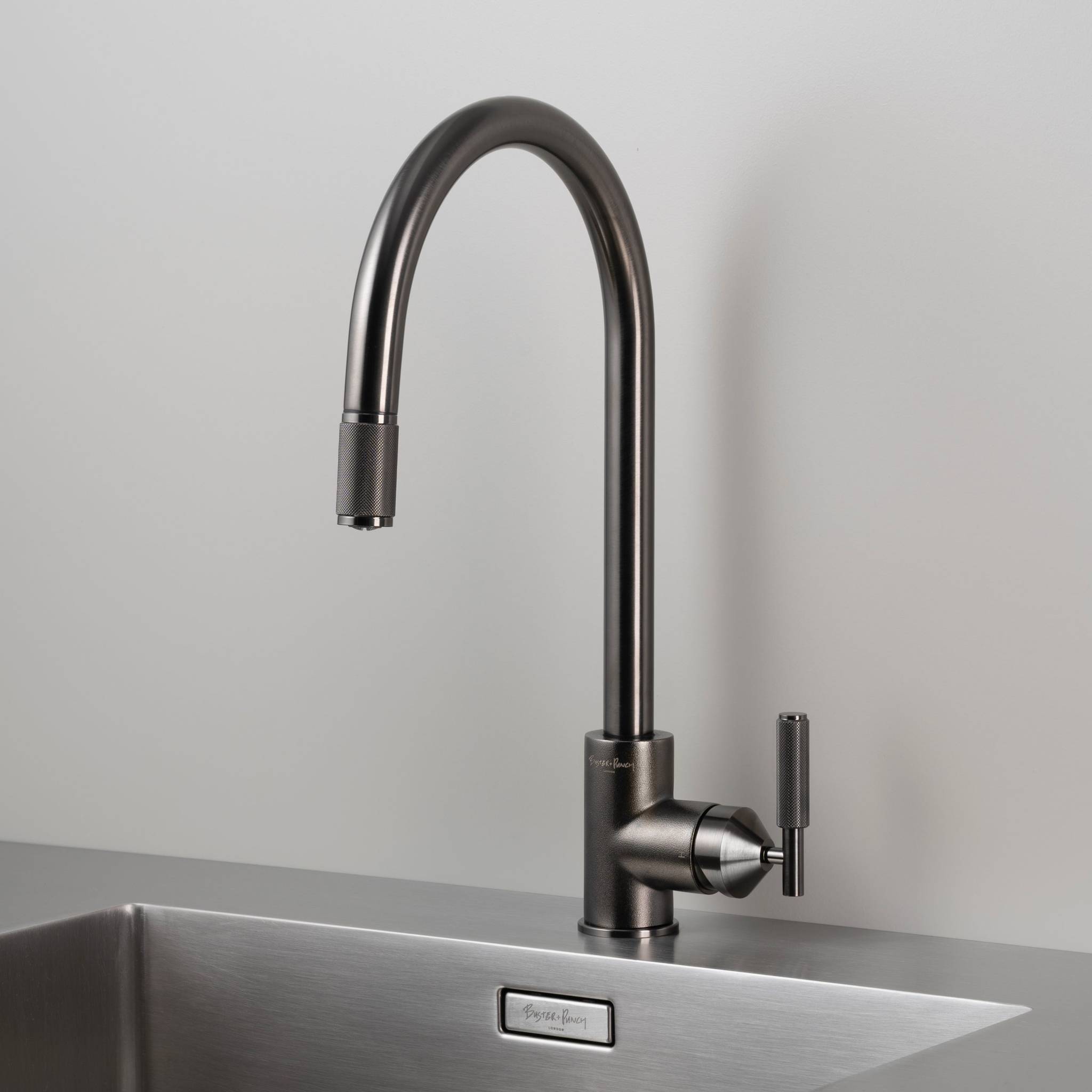KITCHEN FAUCET / PULL-OUT WITH DUAL SPRAY / CROSS