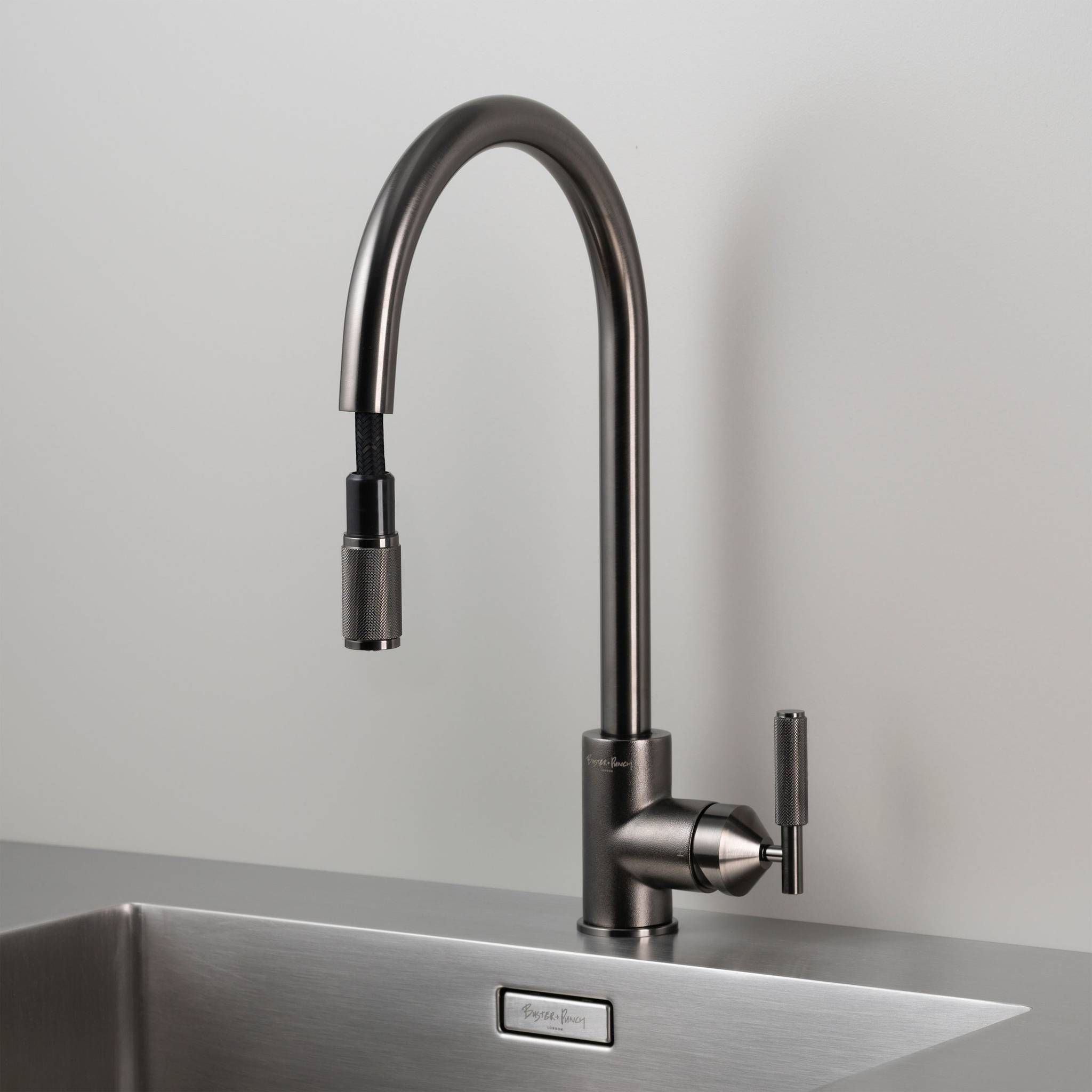 KITCHEN FAUCET / PULL-OUT WITH DUAL SPRAY / CROSS