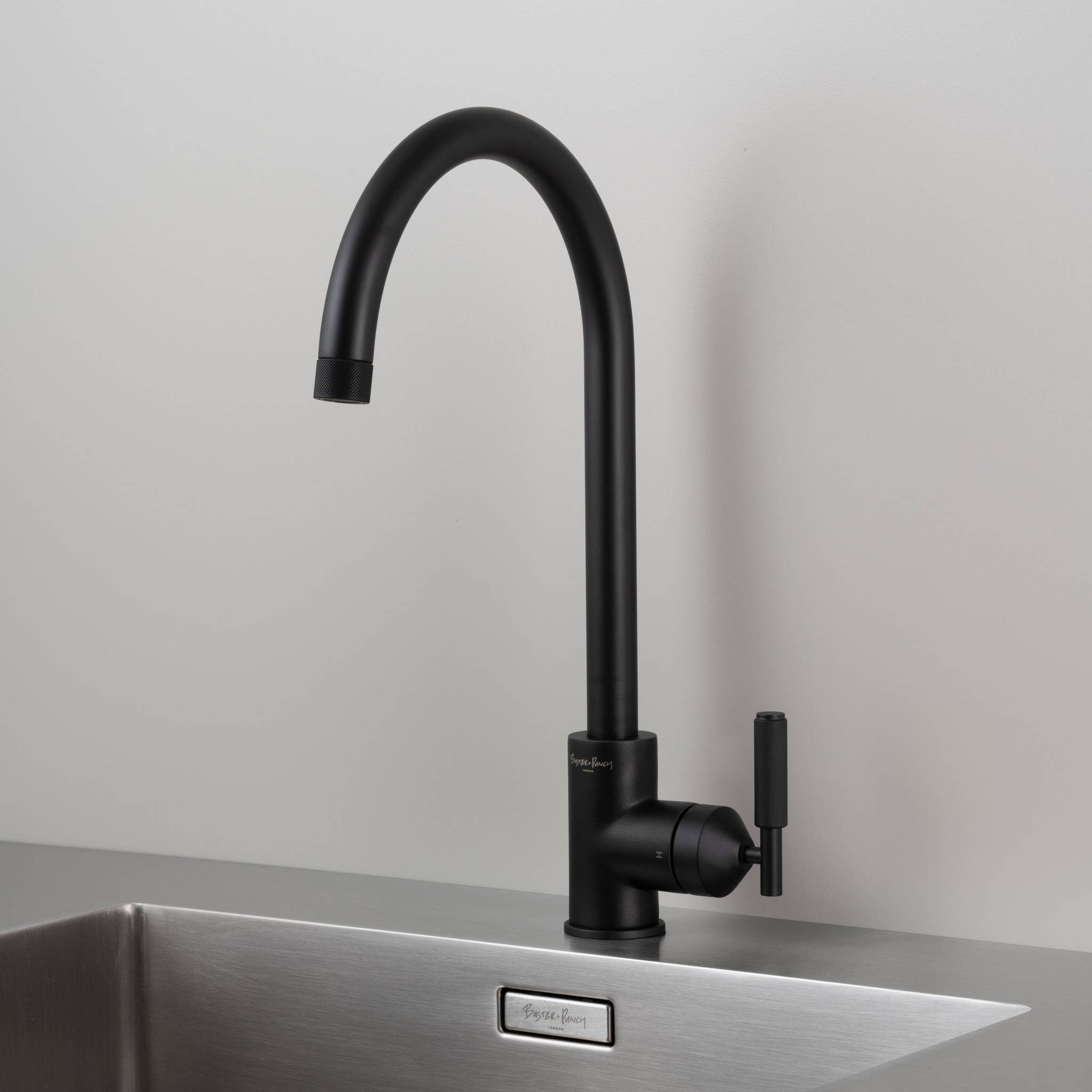 KITCHEN FAUCET / MIXER / CROSS