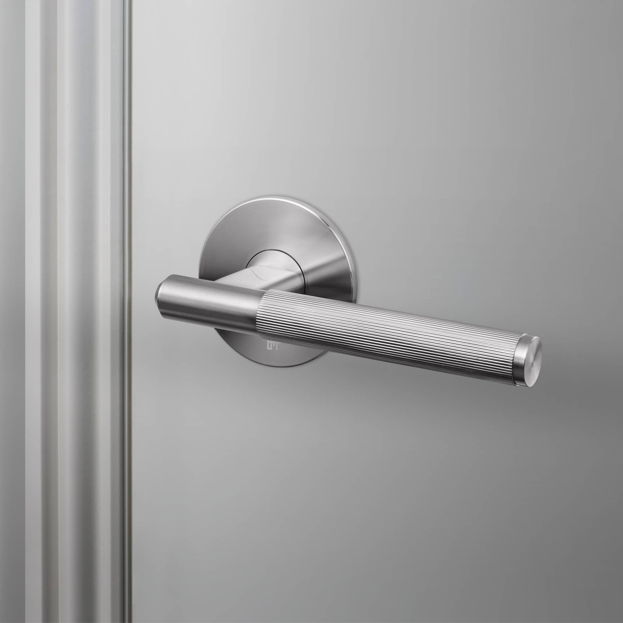 DOOR HANDLE SET / PASSAGE / LINEAR