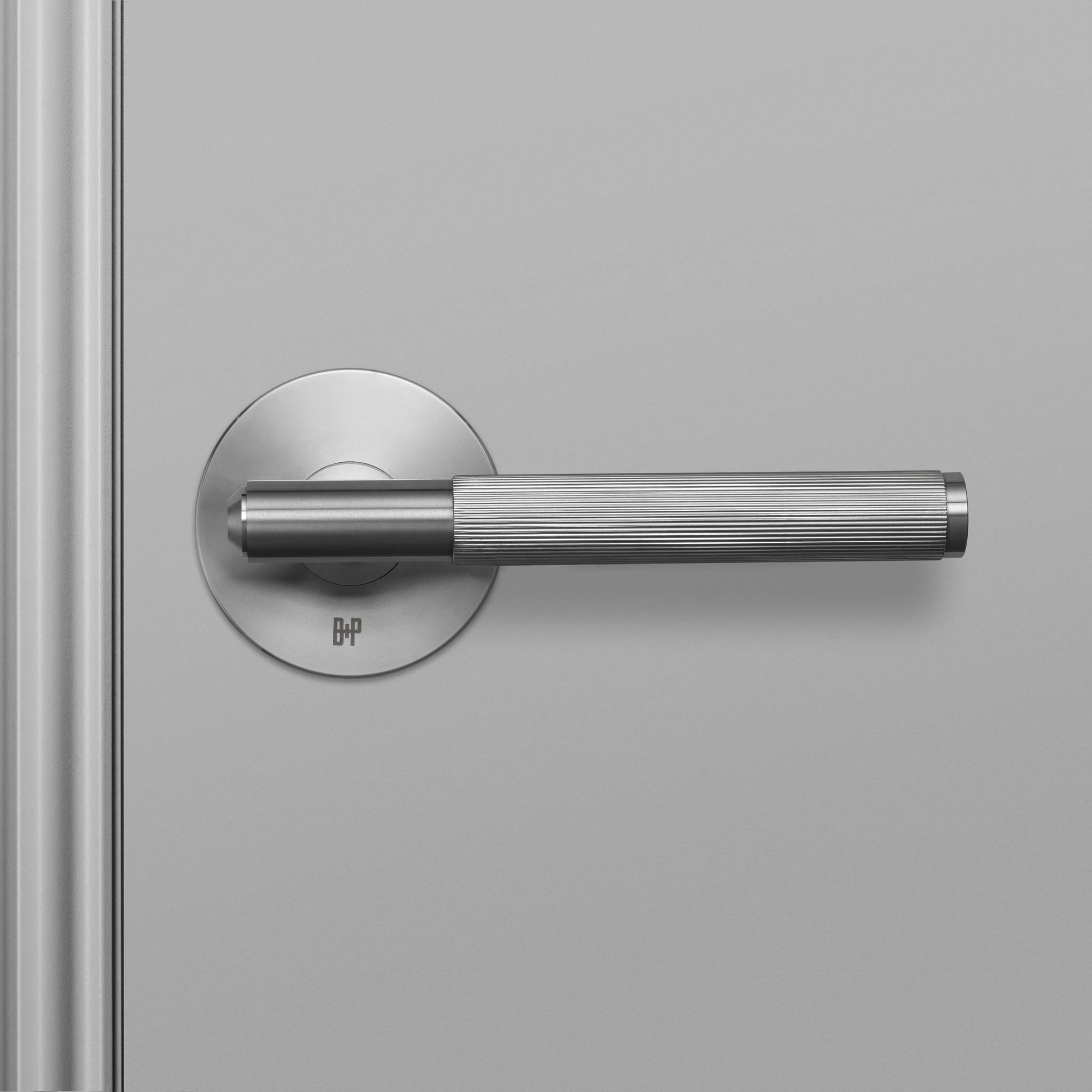 DOOR HANDLE SET / PASSAGE / LINEAR