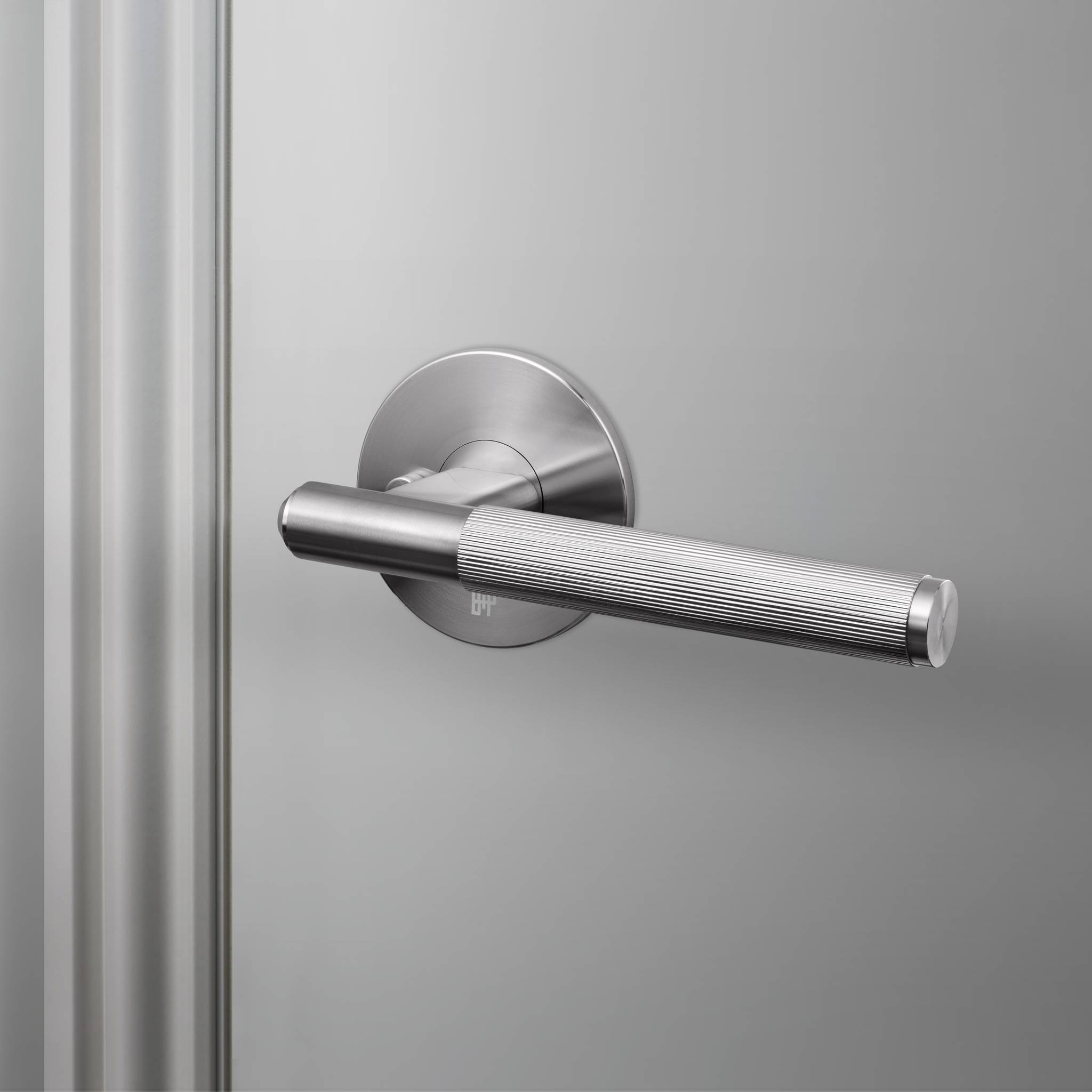 DOOR HANDLE SET / PRIVACY / LINEAR