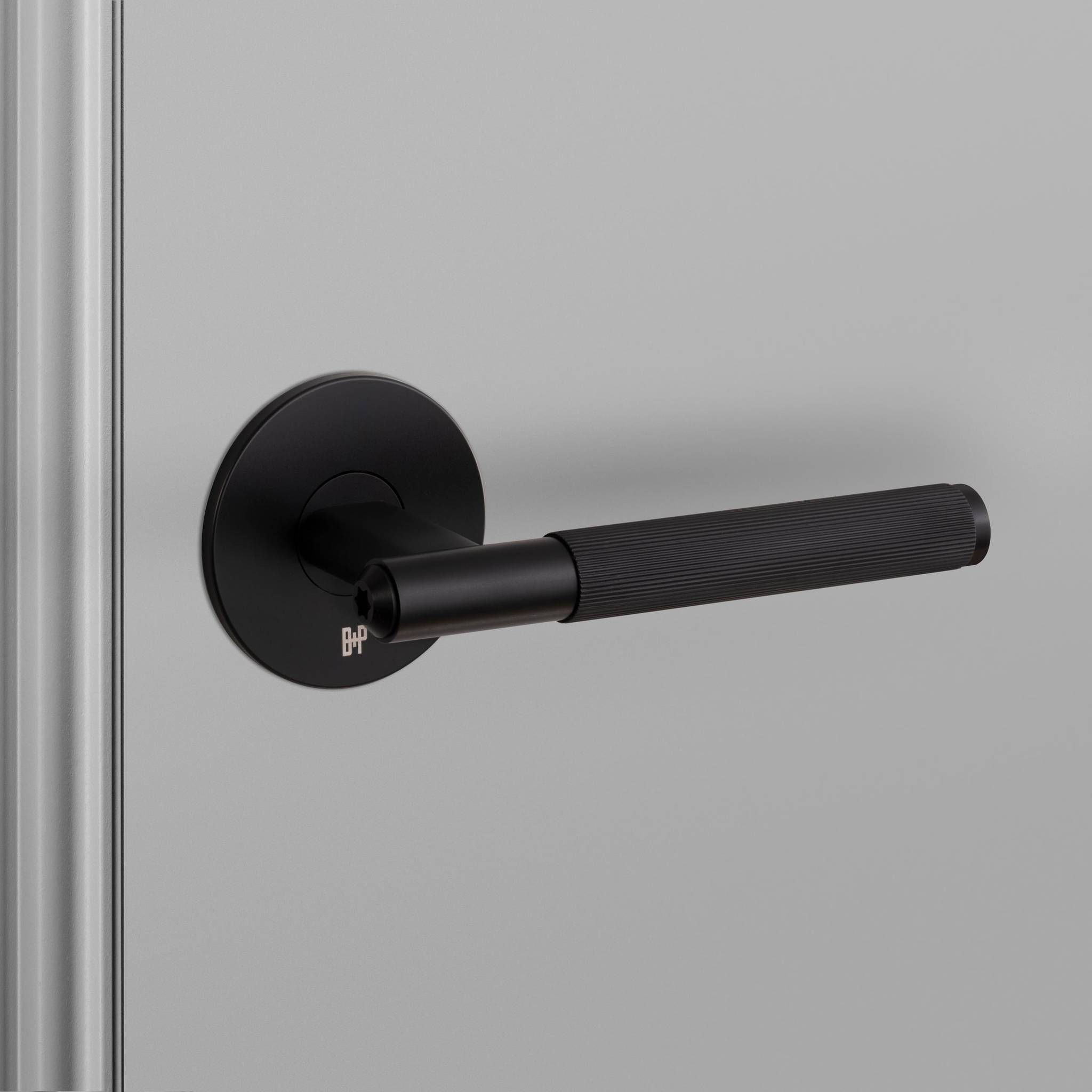 DOOR HANDLE SET / PASSAGE / LINEAR