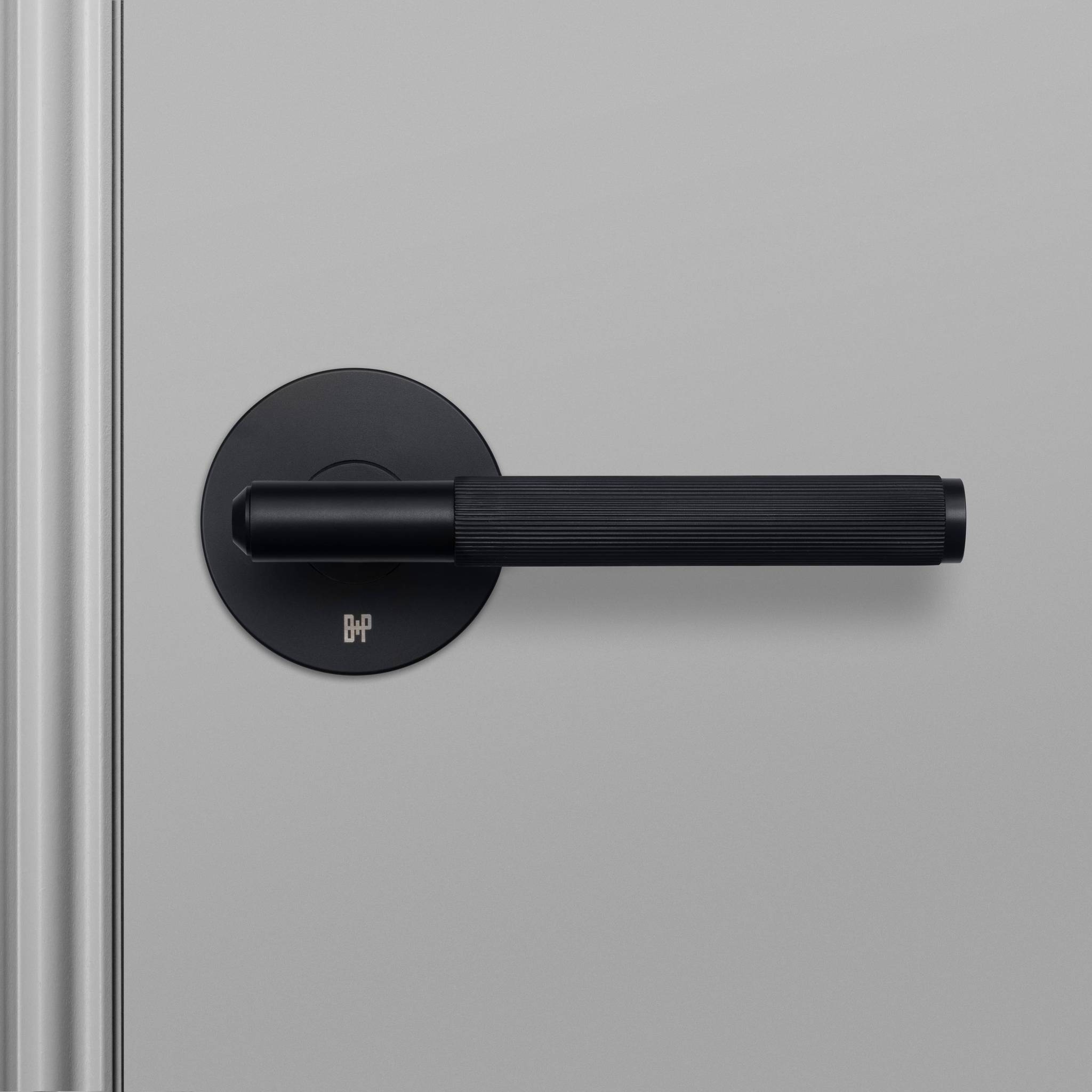 DOOR HANDLE SET / PASSAGE / LINEAR
