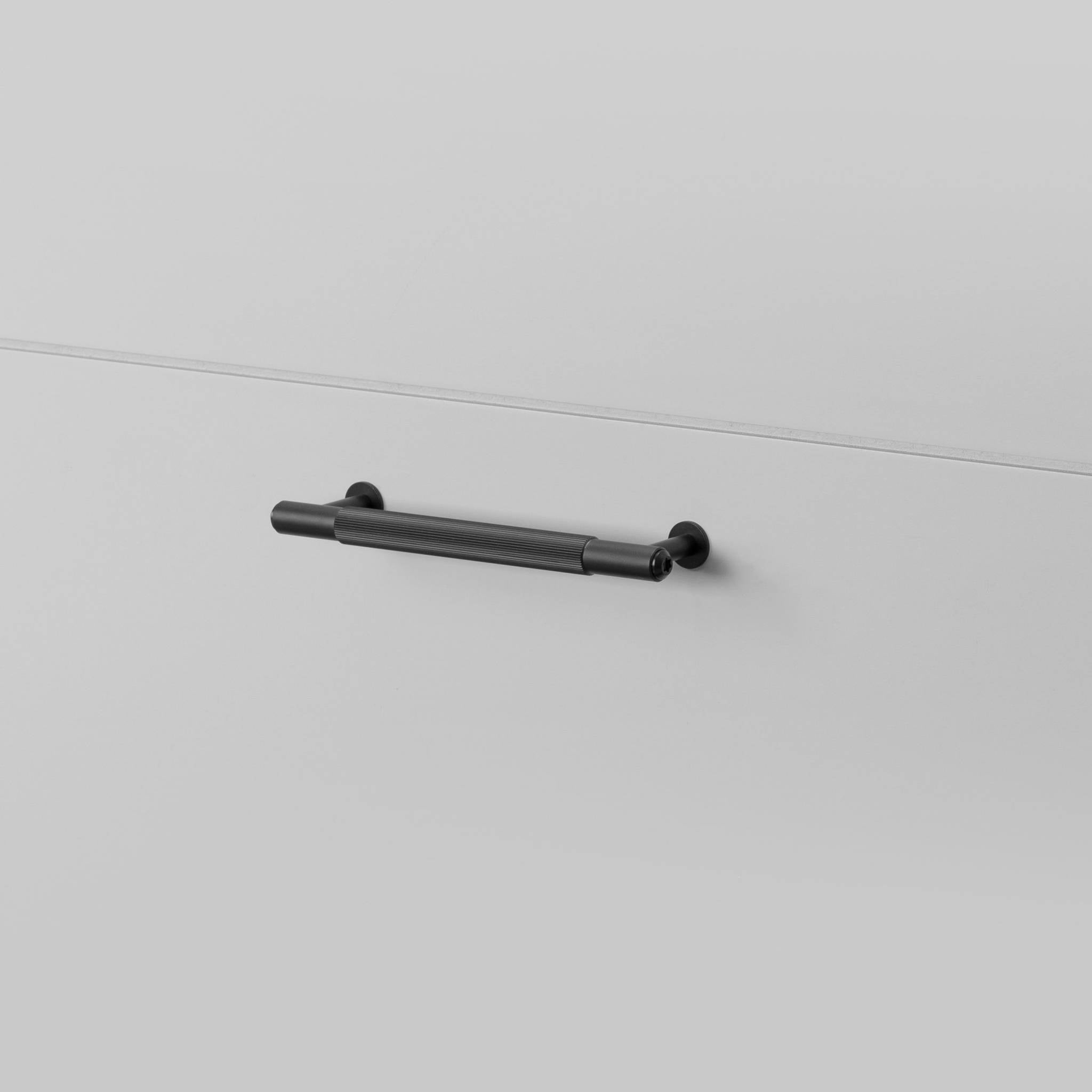 PULL BAR / LINEAR