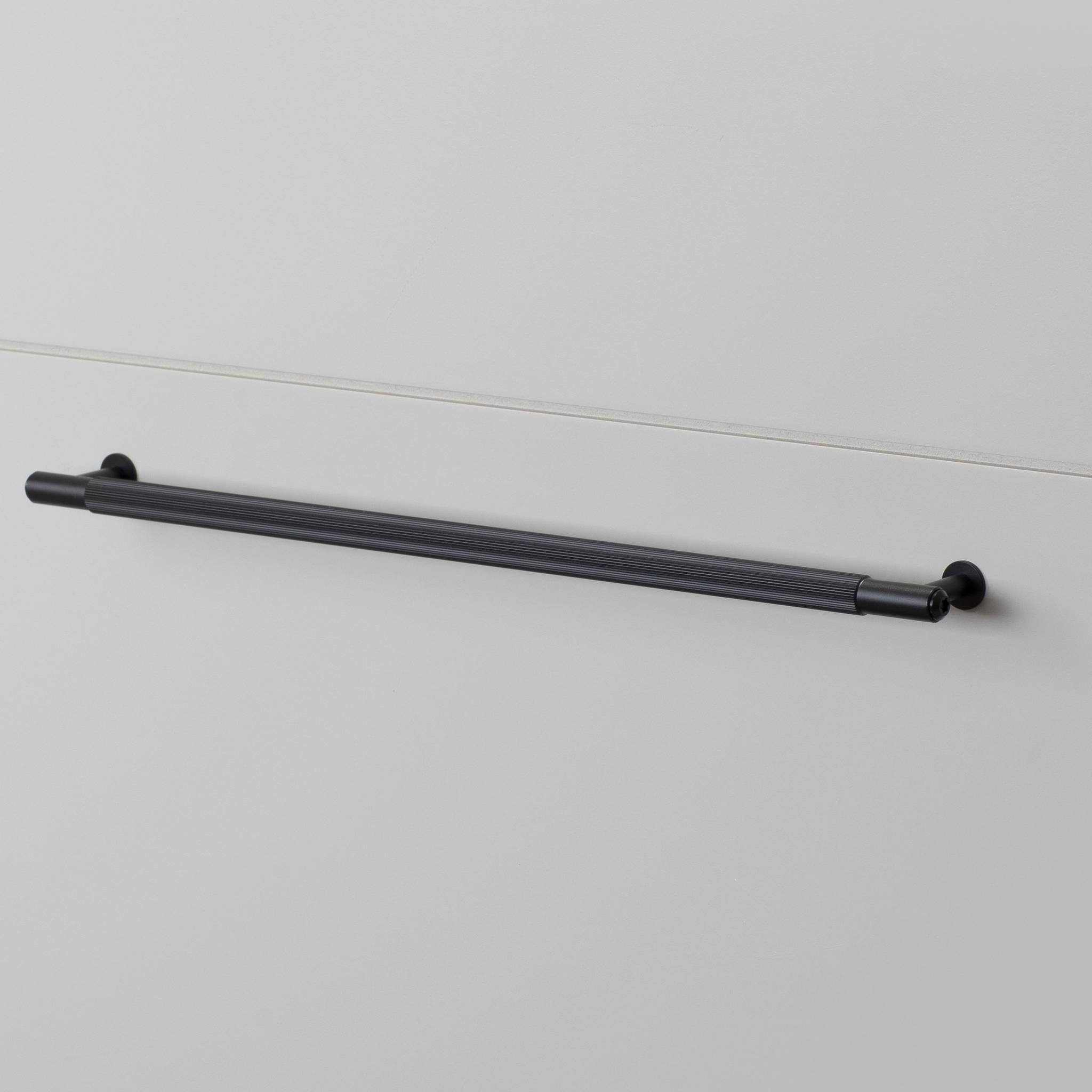 PULL BAR / LINEAR