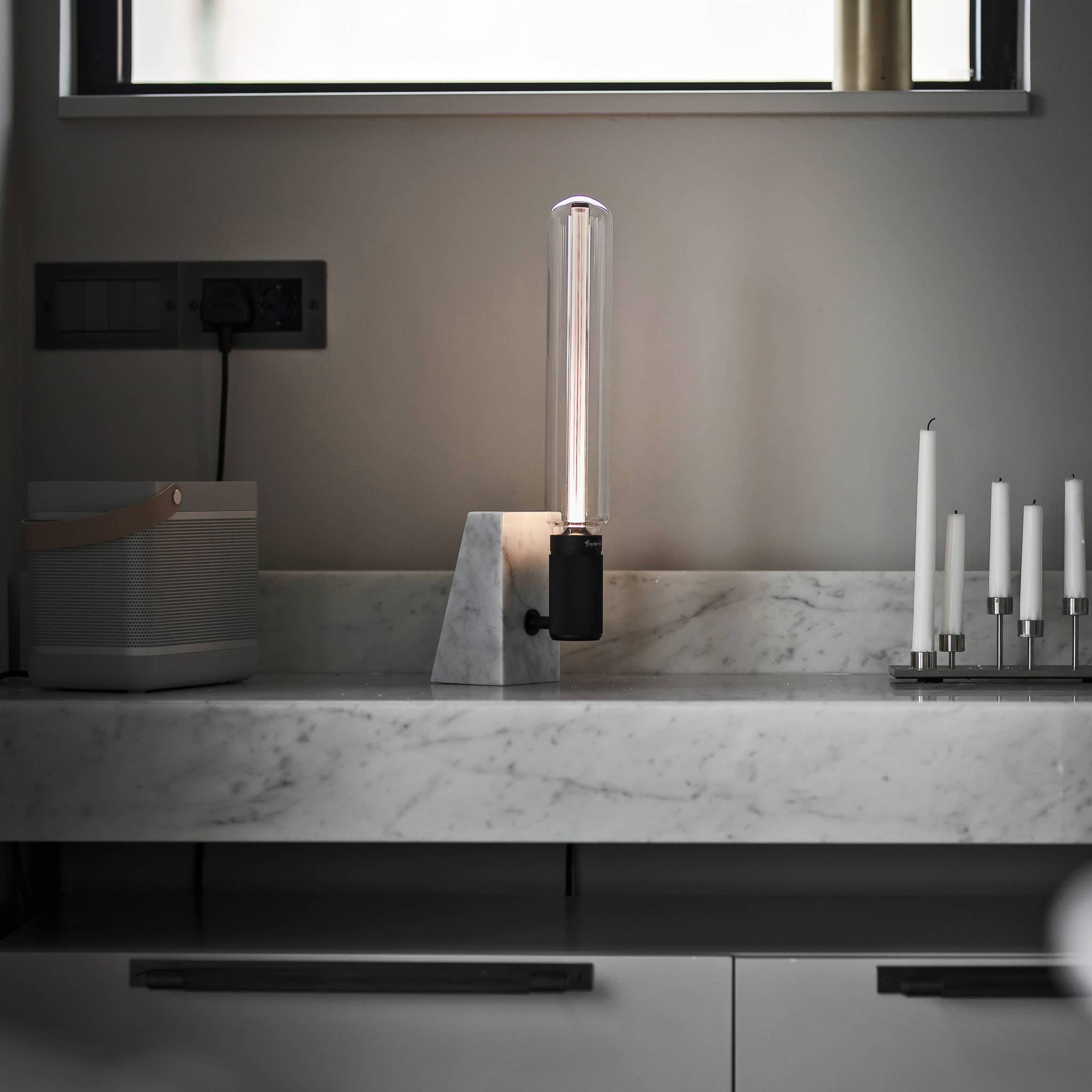 STONED TABLE LIGHT / CROSS