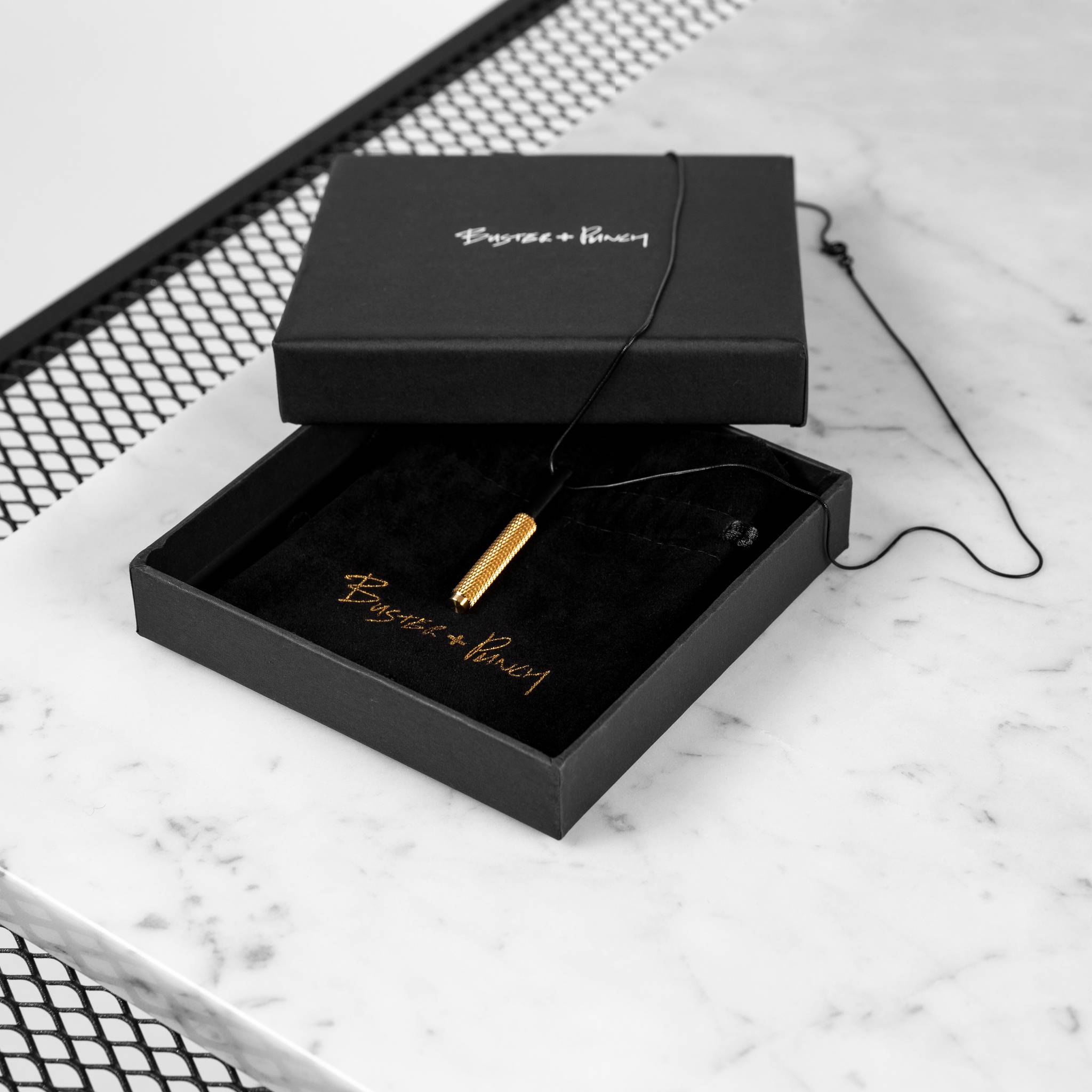 NECKLACE / VERTICAL / CROSS