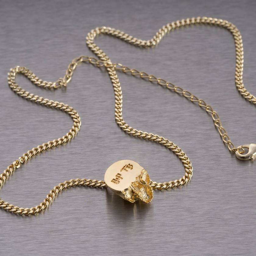 SKULL NECKLACE / TRAVIS BARKER