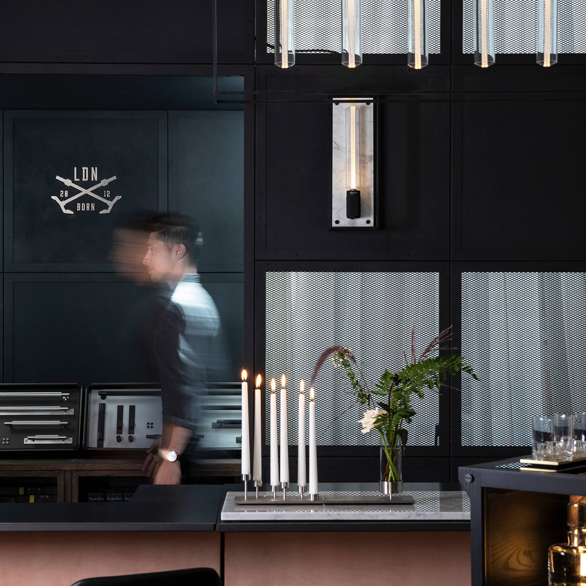 CAGED CEILING / 5.0 / CROSS