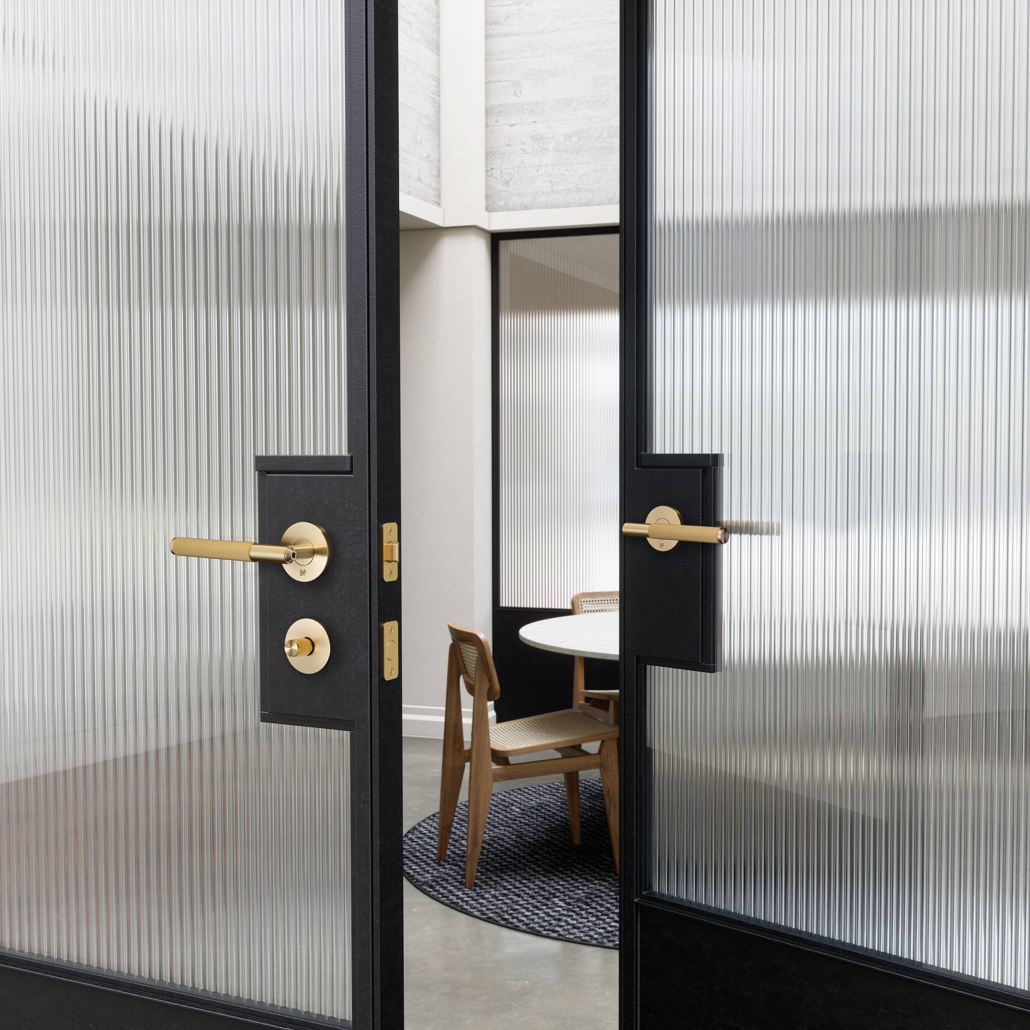DOOR HANDLE / PRIVACY / LINEAR