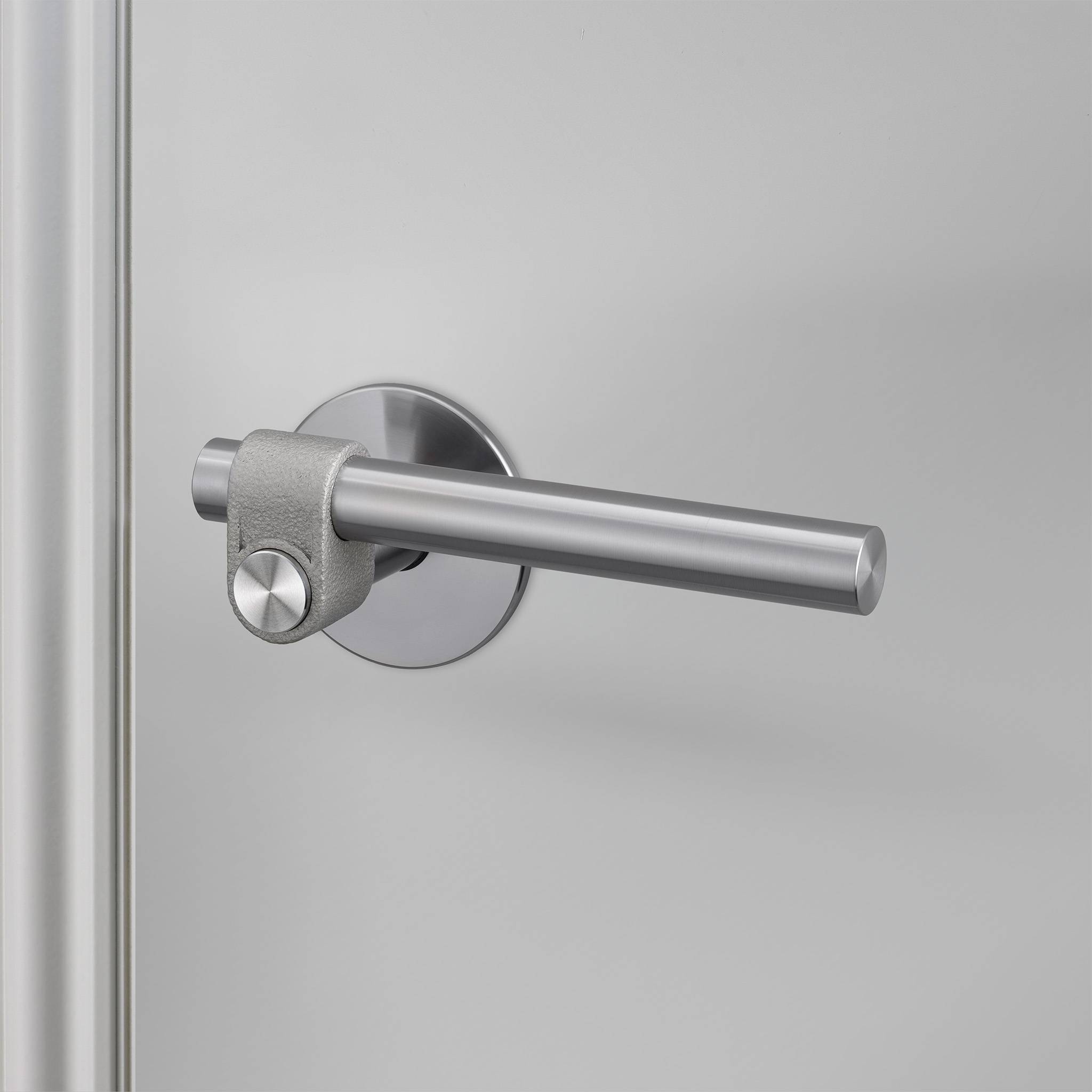 DOOR HANDLE SET / PASSAGE / CAST / LATCH INCLUDED