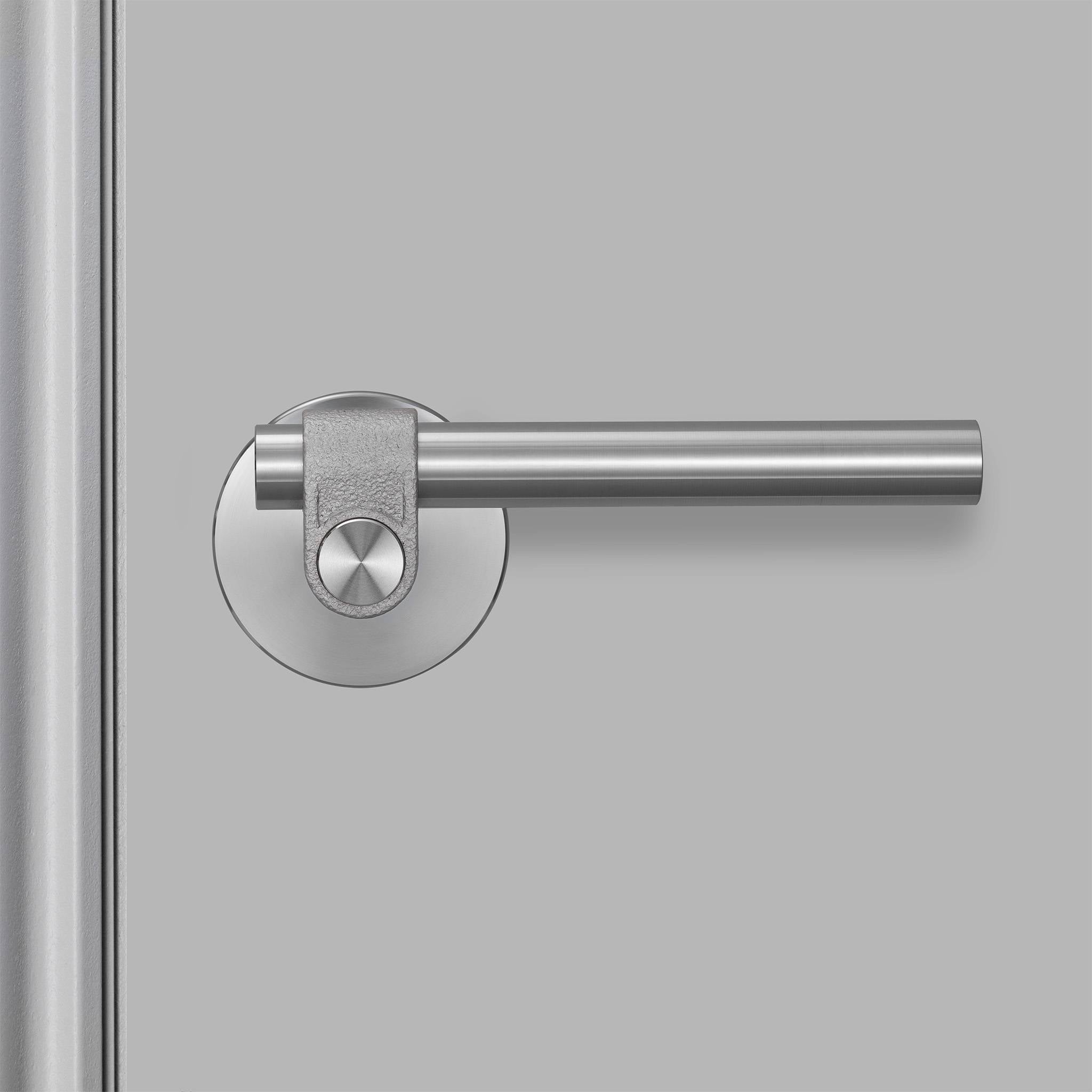 DOOR HANDLE SET / PASSAGE / CAST / LATCH INCLUDED