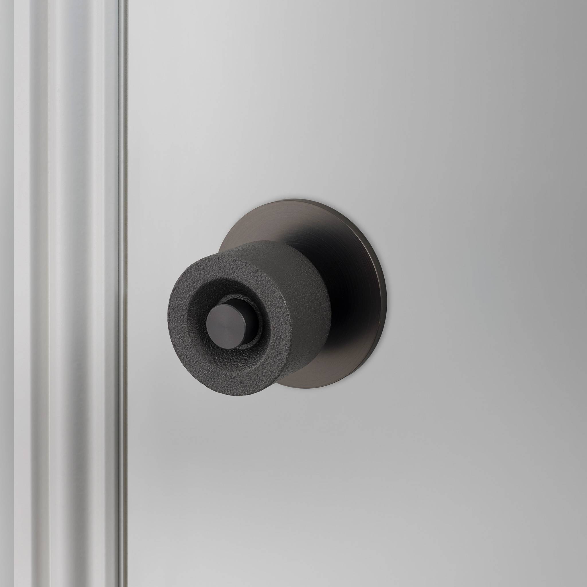 DOOR KNOB SET / CAST