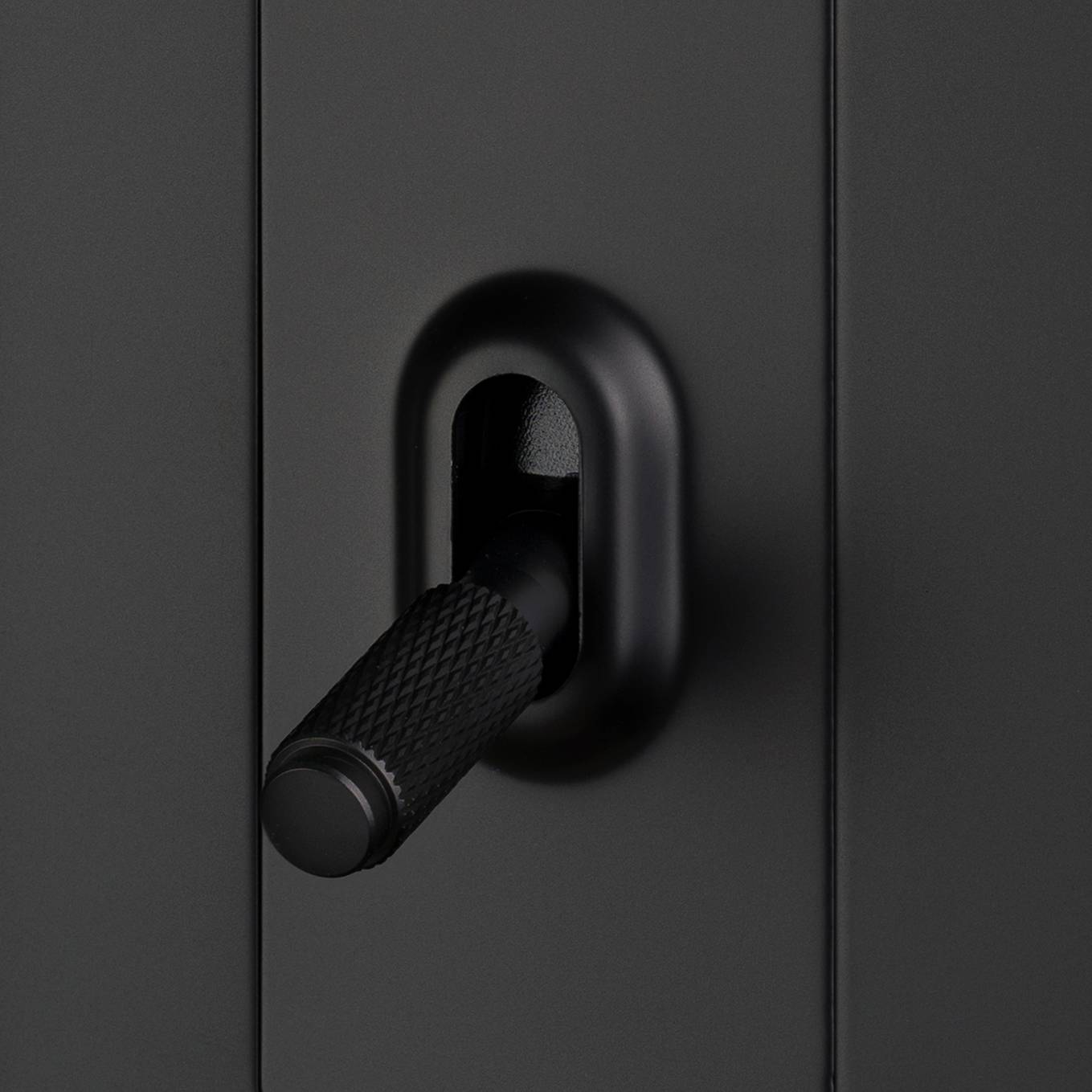 #Finish_BLACK