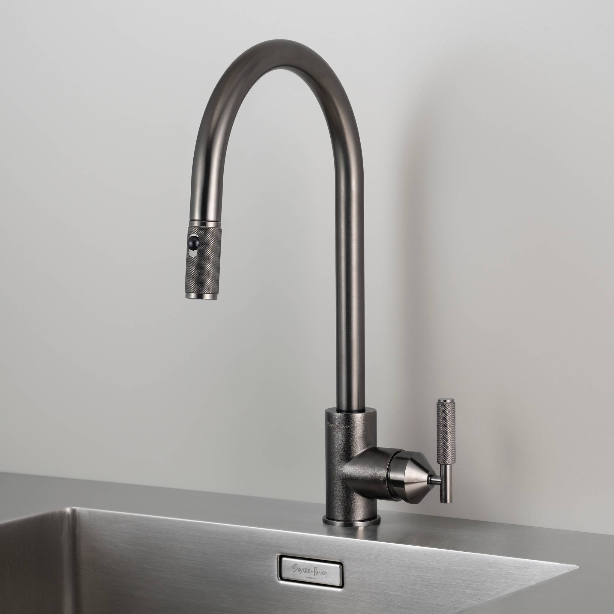 KITCHEN FAUCET / PULL-OUT WITH DUAL SPRAY / CROSS
