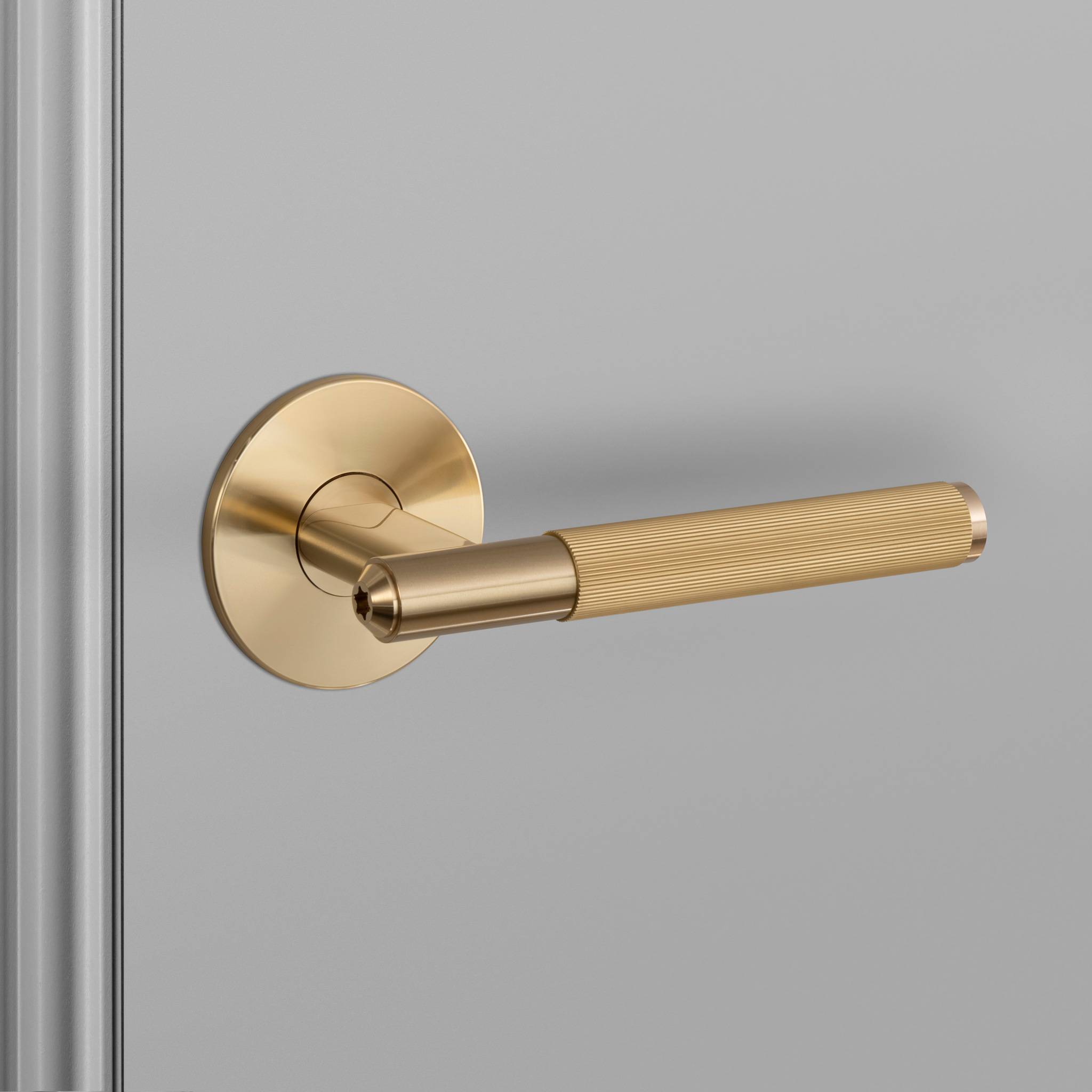 DOOR HANDLE / FIXED / 2-9/16 INCH ROSE / LINEAR
